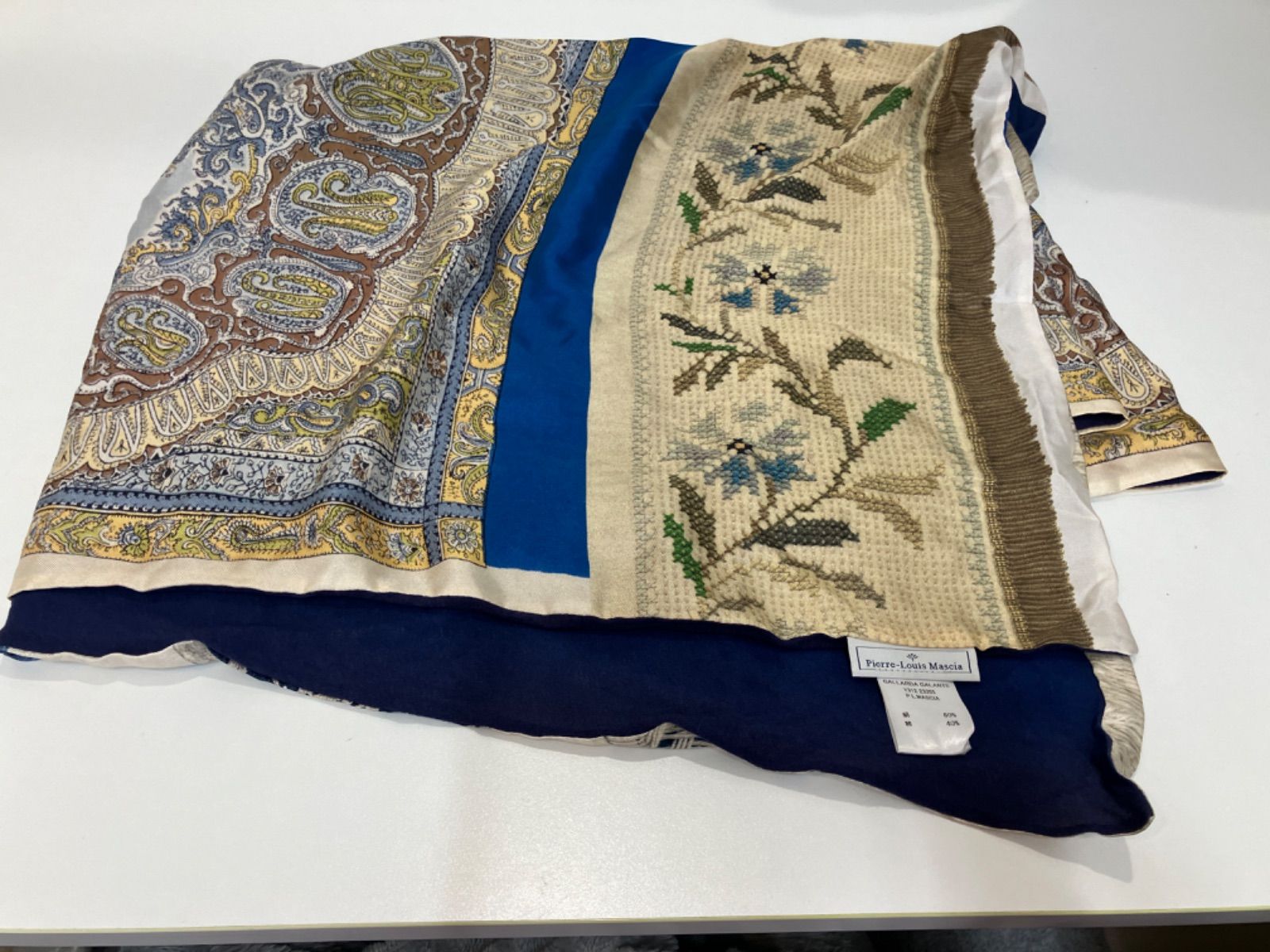 ☆ピエールルイマシア 大判ストール - メルカリ