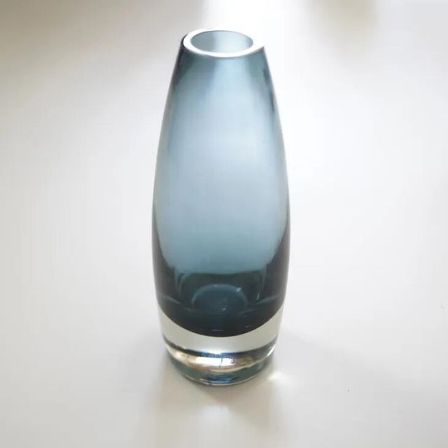 Riihimaen Lasi (by Tamara Aladin) | Blue glass vase 1960's | 北欧