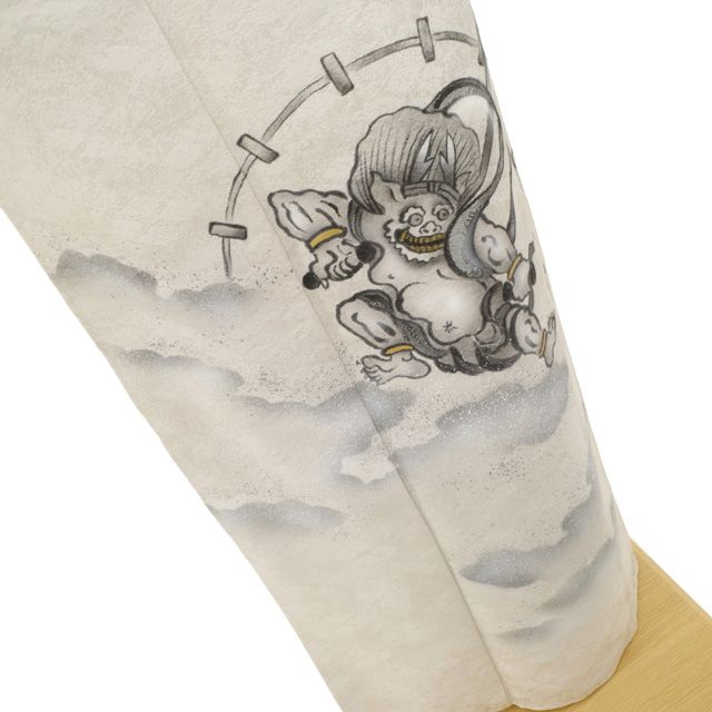  訪問着 着物 リサイクル 正絹 袷 フォーマル 作家物 手描き 淡灰梅地 アイボリー系 風神 雷神 雲 金彩加工 銀彩加工 お洒落 個性的 スタイリッシュ 春 秋 冬 仕立て上がり 身丈158 裄丈68 Ｍサイズ みやがわ sb 16622 訪問着 付け下げ 着物