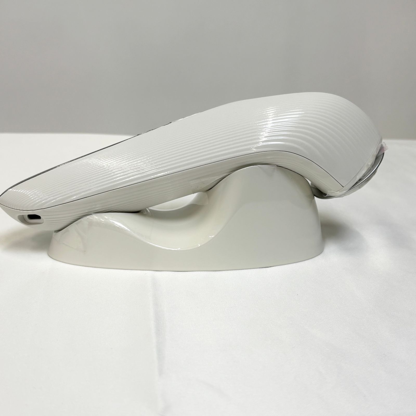 未使用品　ReFa 美顔器 RE-AA02A　ホワイト RE-AA02A MTG 美顔器 ReFa BEAUTECH RAISEリファビューテックレイズ