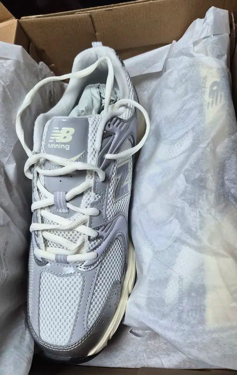 ニューバランス 530 シルバー 280mm