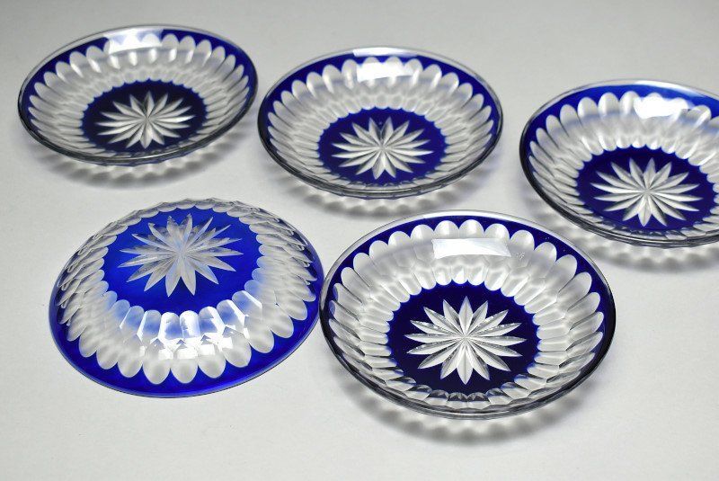 蔵A 4989 レトロガラス 青色被せ切子 平向付 小皿 五寸皿 五客
