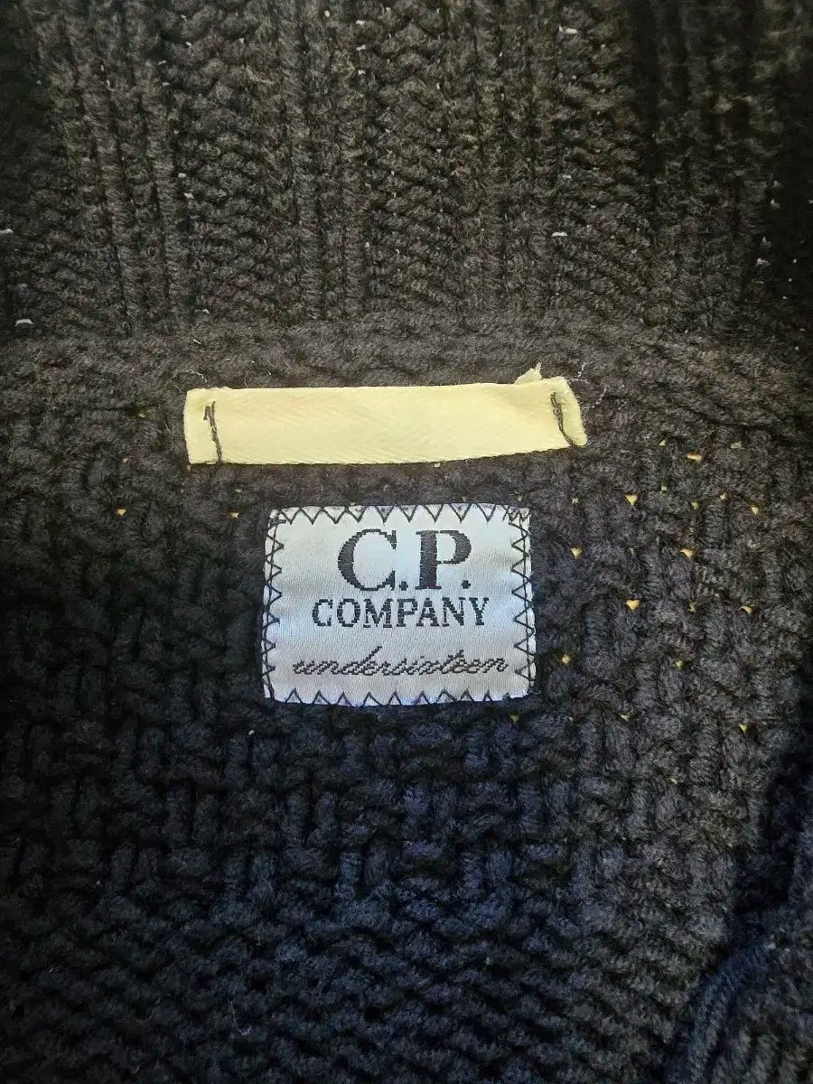  C P Company キッズ ジップアップカーディガン 8歳 セーター トップス