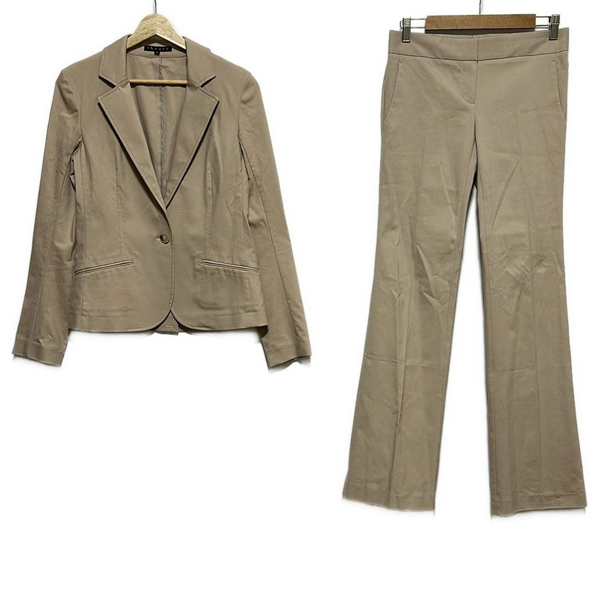 【美品】Theory ベージュ パンツスーツ上下 theory(セオリー) レディースパンツスーツ レディース - グレー