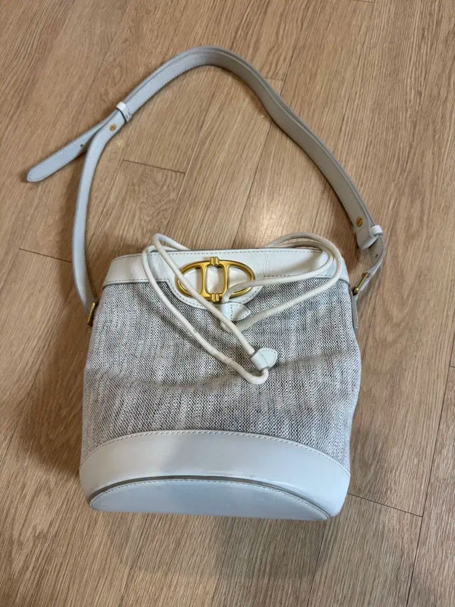 ヴァネッサ ブリューノ アッテ バケットバッグ