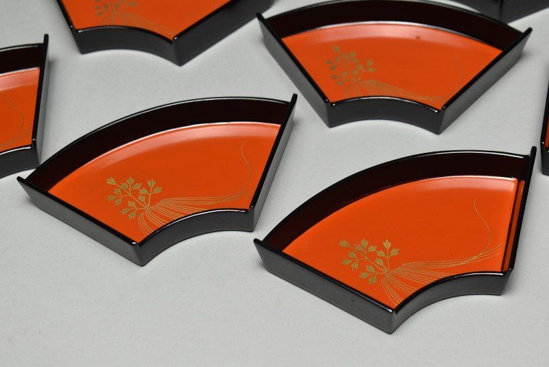 【蔵A4578】木製蒔絵花文 菓子皿 木皿 25客