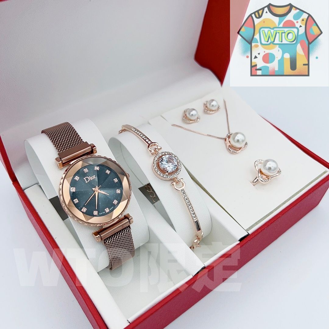 今日 Dior ディオール ダイヤモンドリングと星空マザーオパールの を特徴とする