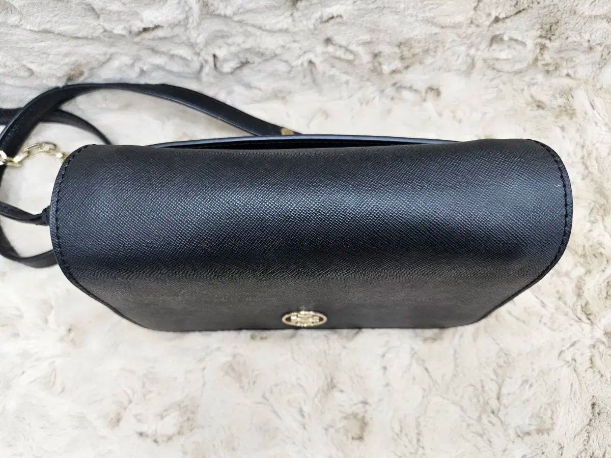 トリーバーチ ブラック クロスバック チェーン ストラップ