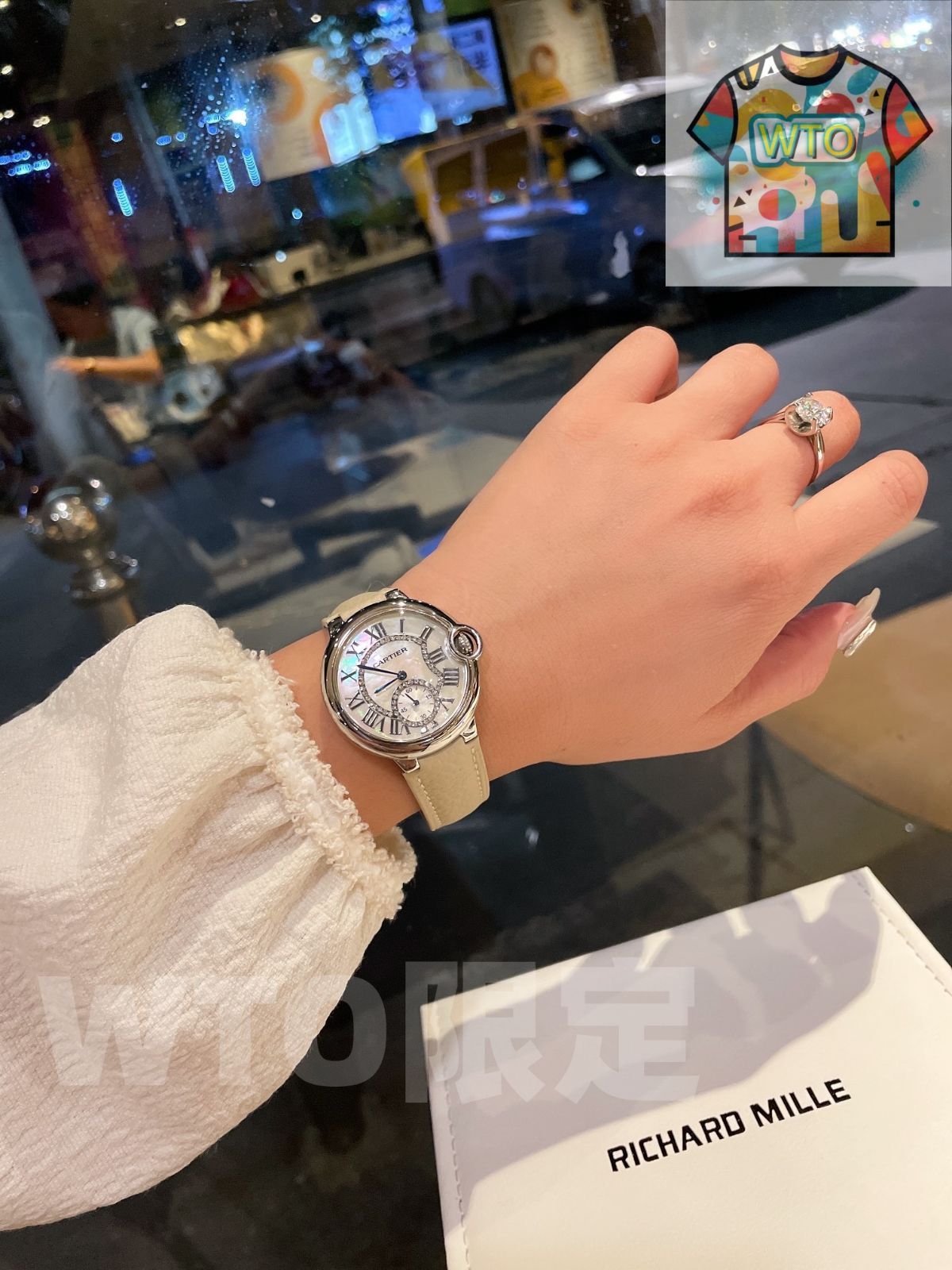 嵌し ゴールド調で