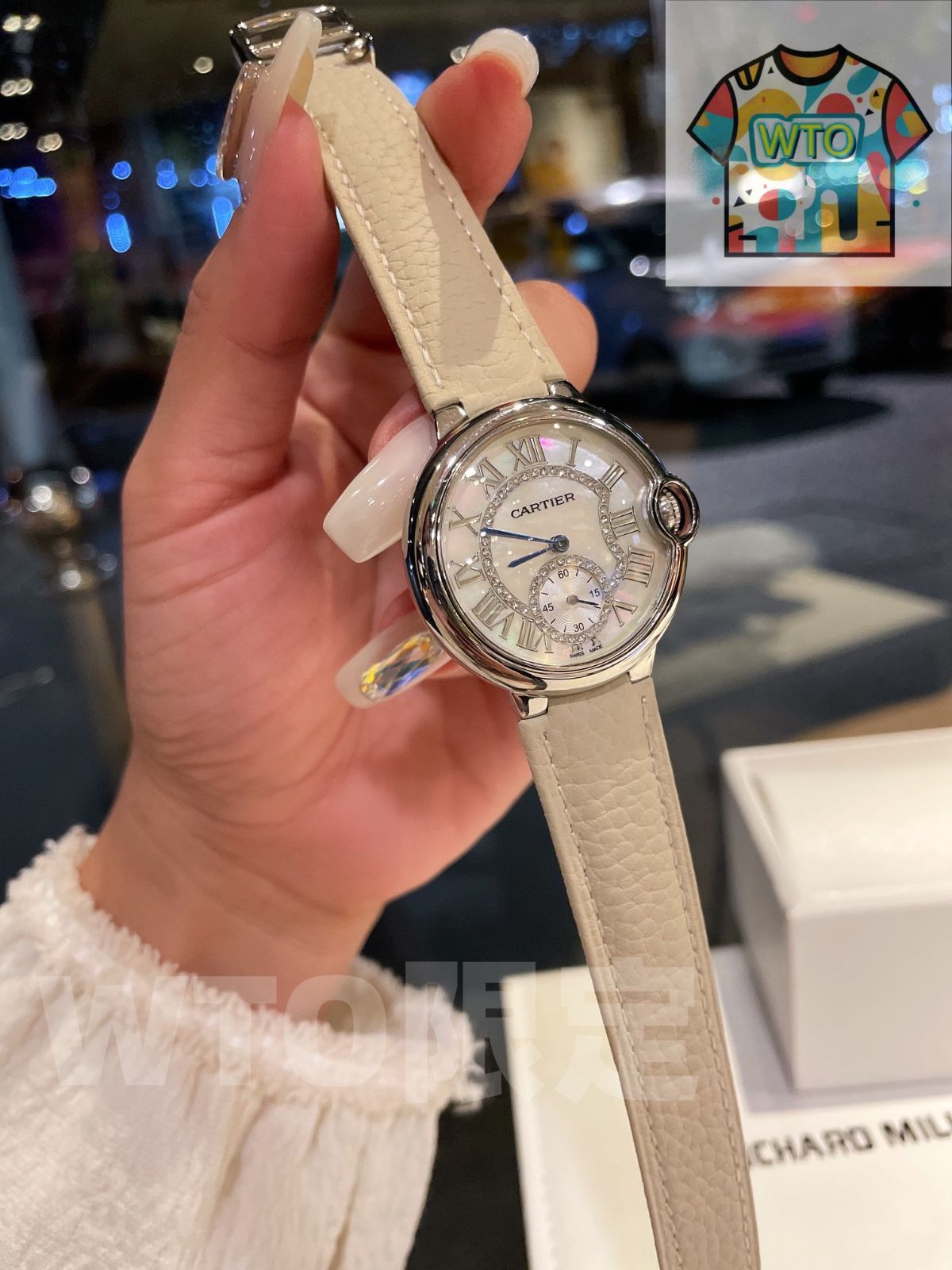 今日 Cartier カルティエ ブルーバルーン ダイヤモンドを 嵌し ゴールド調で 感に満ちる