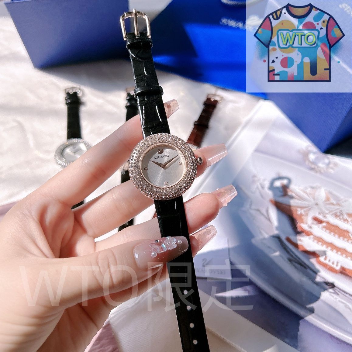 今日 SWAROVSKI スワロフスキー 輝きのクォーツ腕時計 4 色デザイン