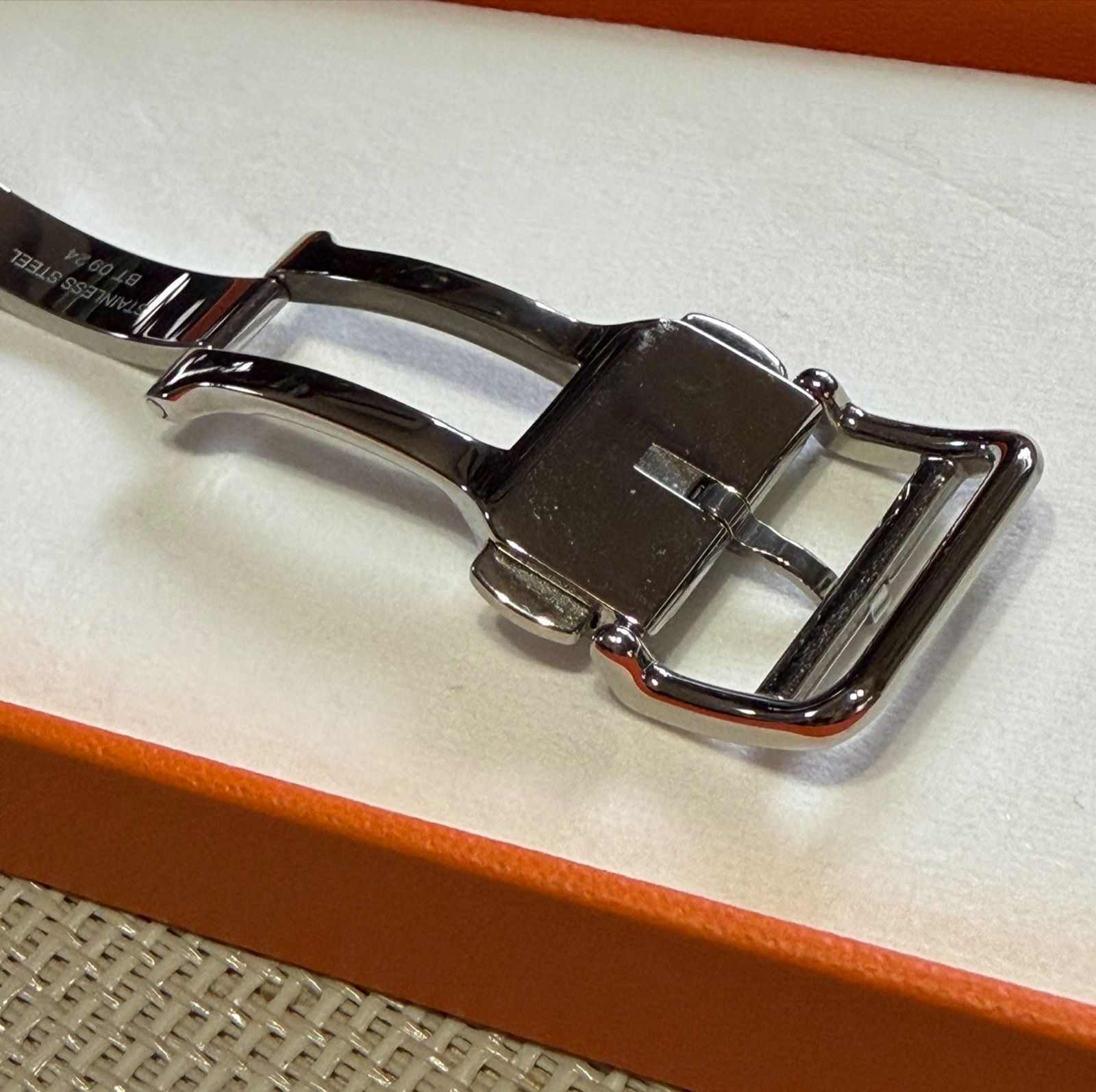 Apple Watch Hermèsエルメス キリム シンプルトゥール ラバーバンド ディプロイアント グレー 状態の良い超 WWW_SMP1DAWEKUDUS_SCH_ID