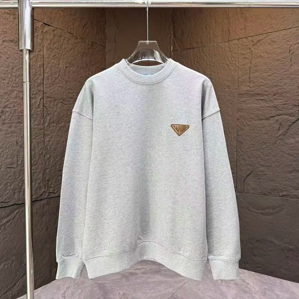PRADA プラダ ユニセックス カジュアル ロゴ グレー 長袖 スウェット
