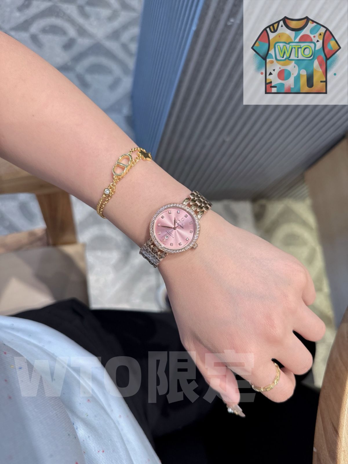 露のしずくで連なるブレスレット