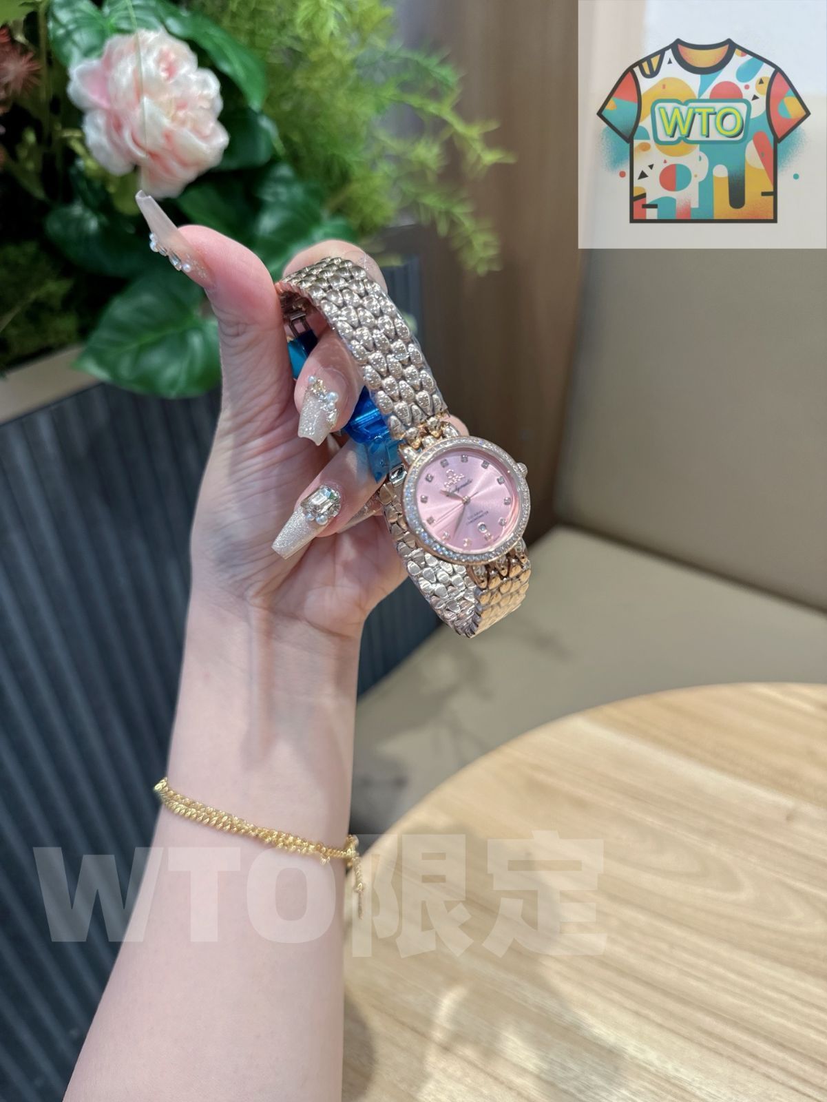 露のしずくで連なるブレスレット