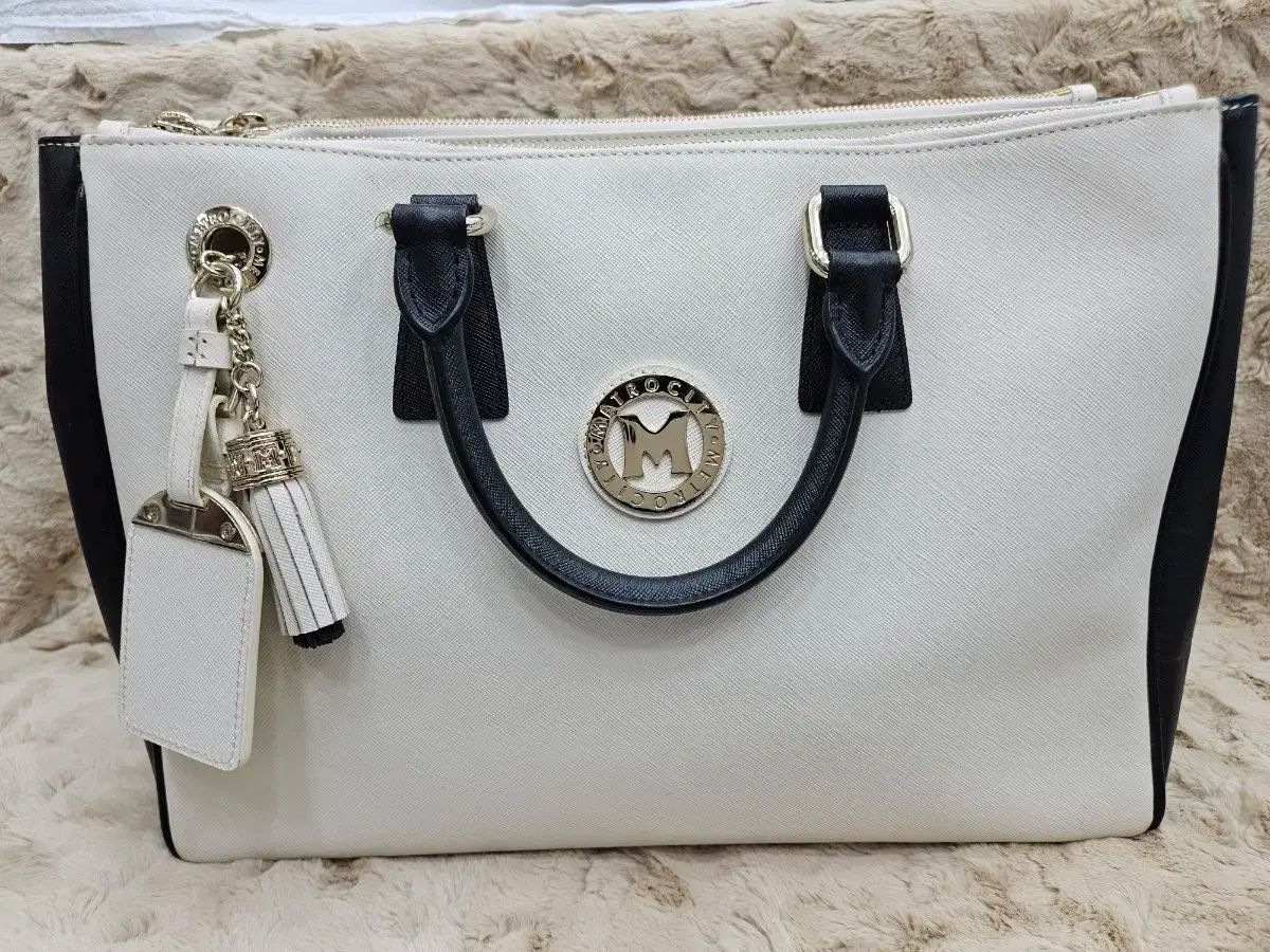 メトロシティ トートバッグ アイボリー ブラック