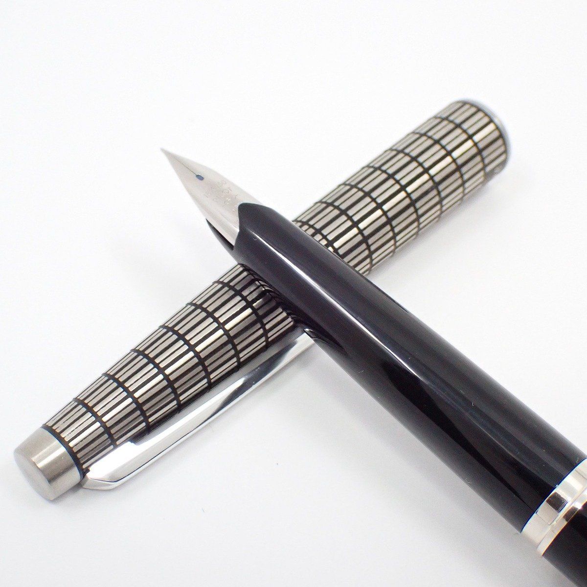 PILOT パイロット エリート 万年筆 18KWGペン先 ショート軸 格子柄 シルバー×ブラック いおき質店 WWW_OPDRERGINERDOGAN_COM