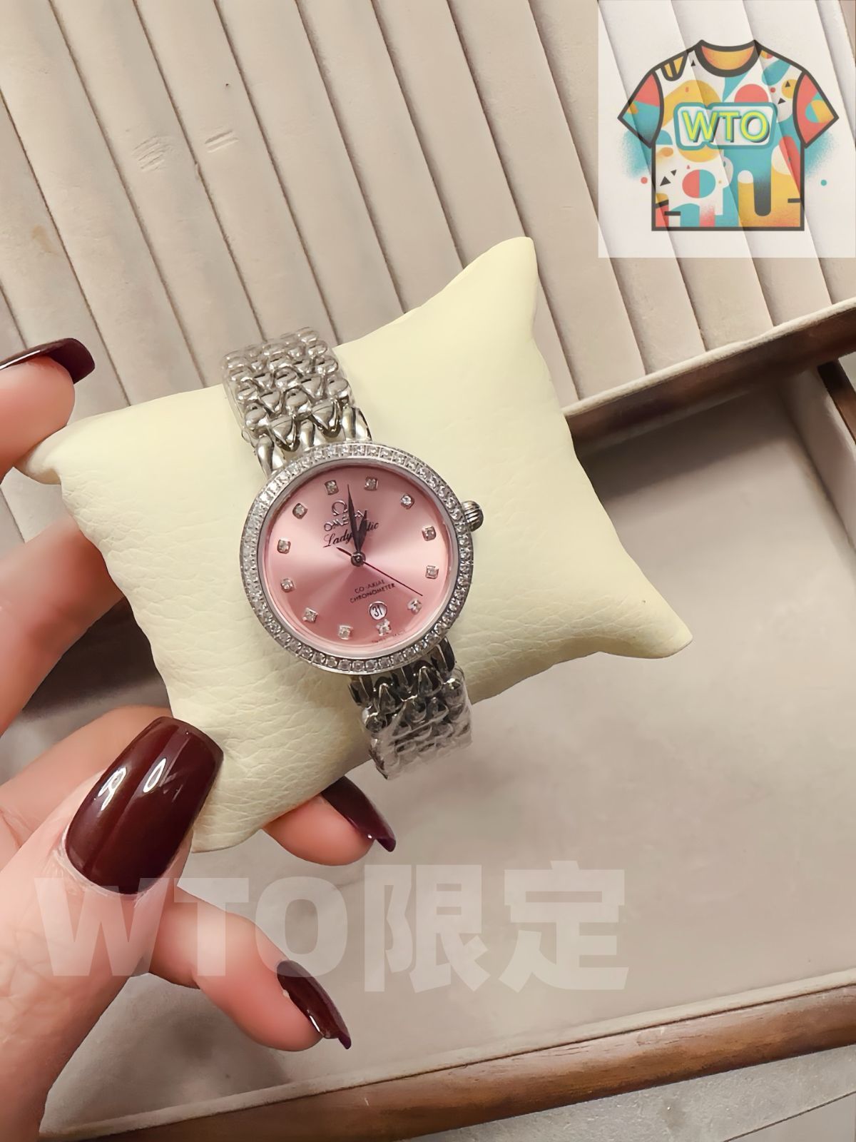 今日 Omega オメガ 露のしずくが連なって輝かしいバンドを形成しています