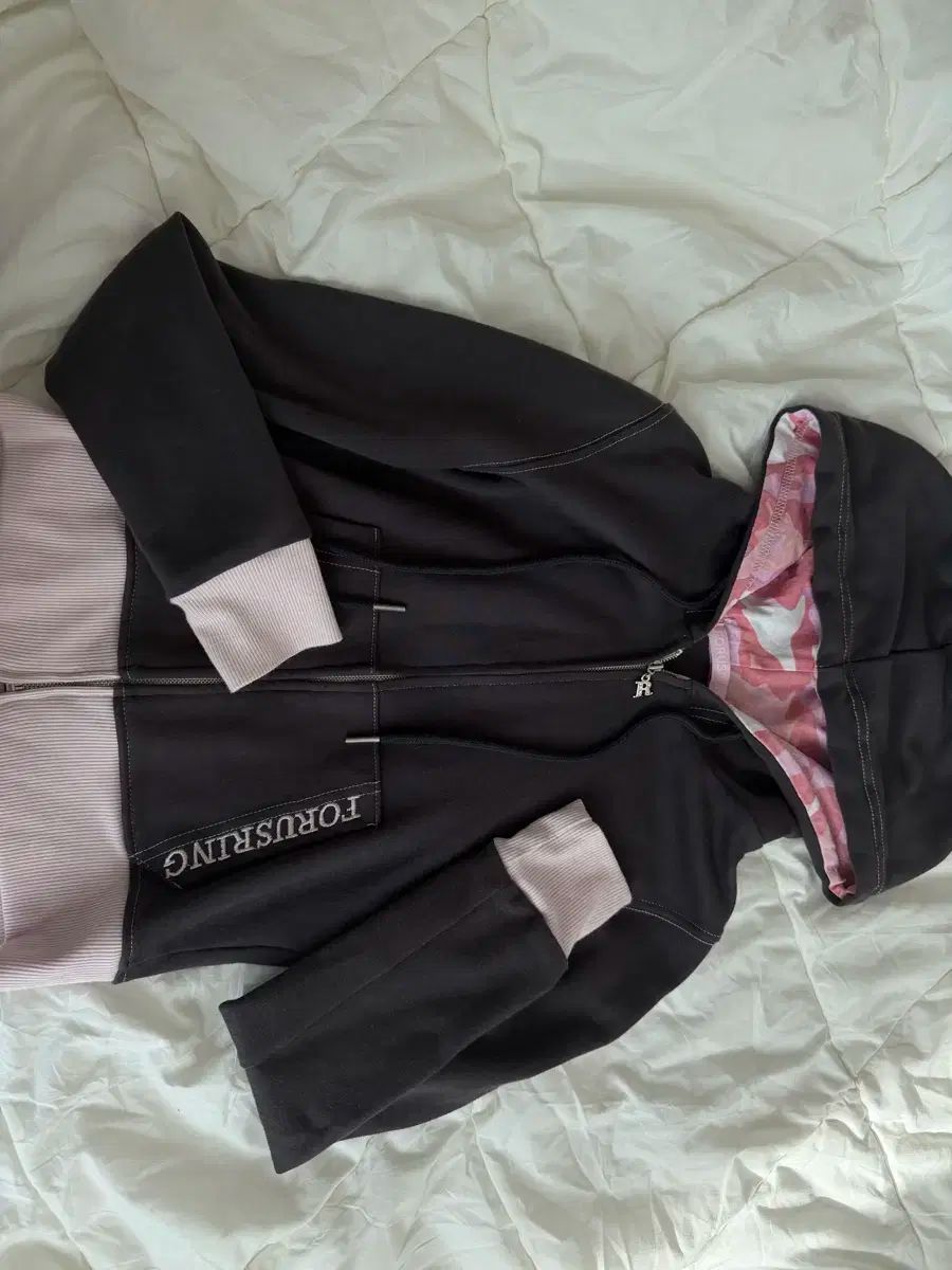 ポアリング Bebe cago トレーニング フーディー チャコール