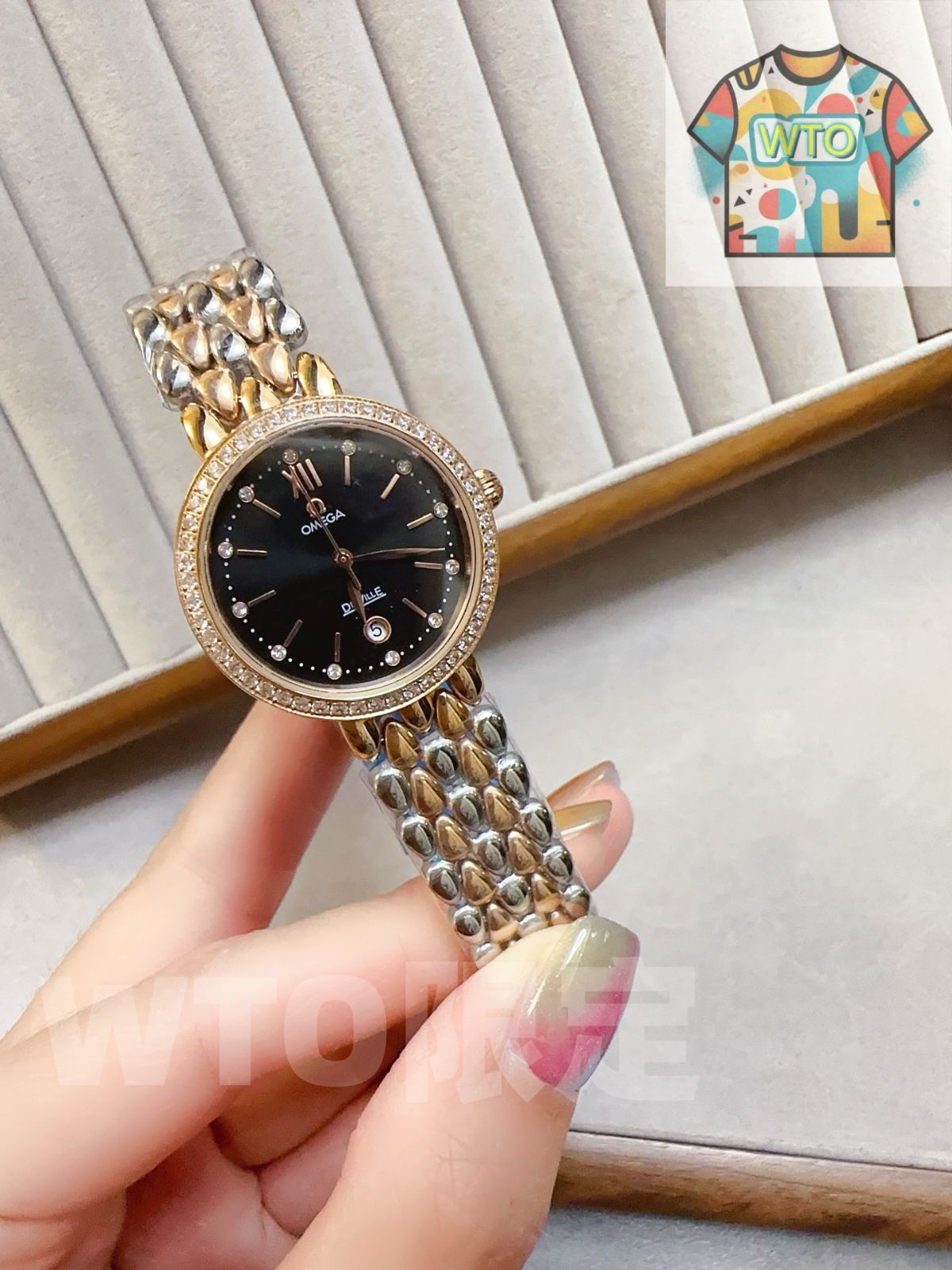 ルーズで連なる華やかな表鏈を備え