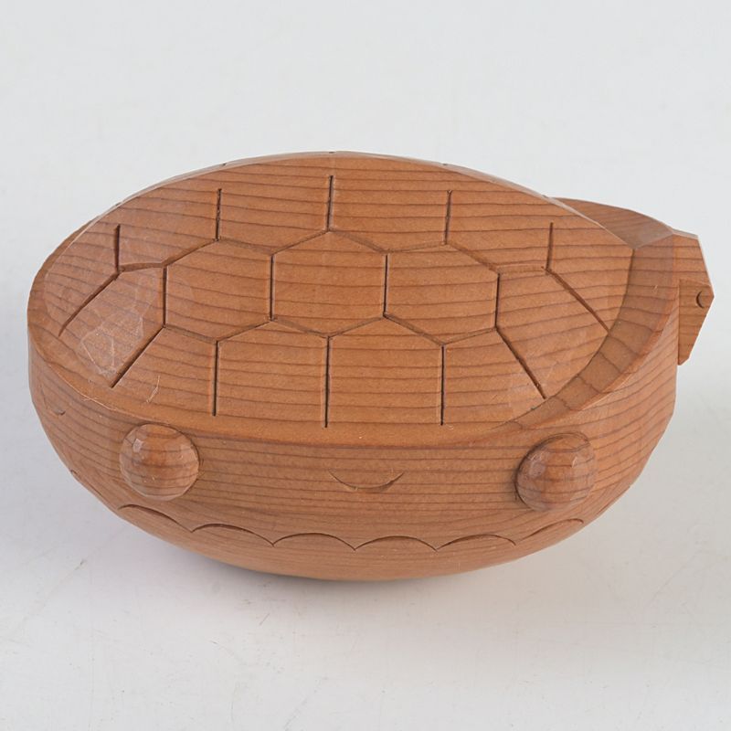 茶道具 飛騨高山 一位一刀彫 牛丸忠之造 亀香合 共布共箱 N S269