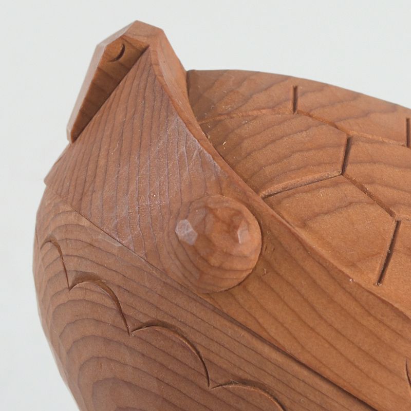 茶道具 飛騨高山 一位一刀彫 牛丸忠之造 亀香合 共布共箱 N S269