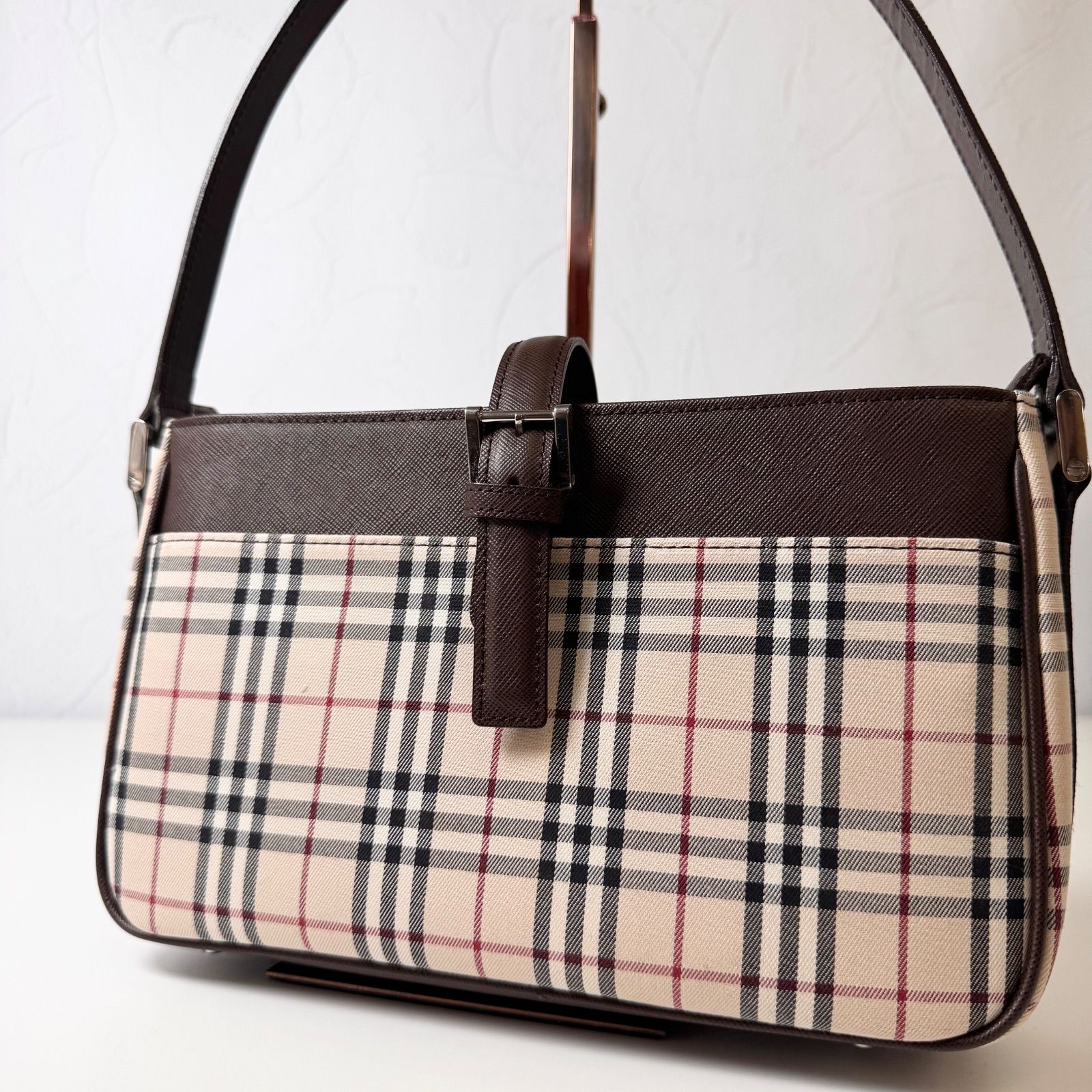 セール！BURBERRY ノバチェック　ワンショルダー　アクセサリーポーチ ✨ABランク BURBERRY フラップ ワンショルダー ハンドバッグ bag