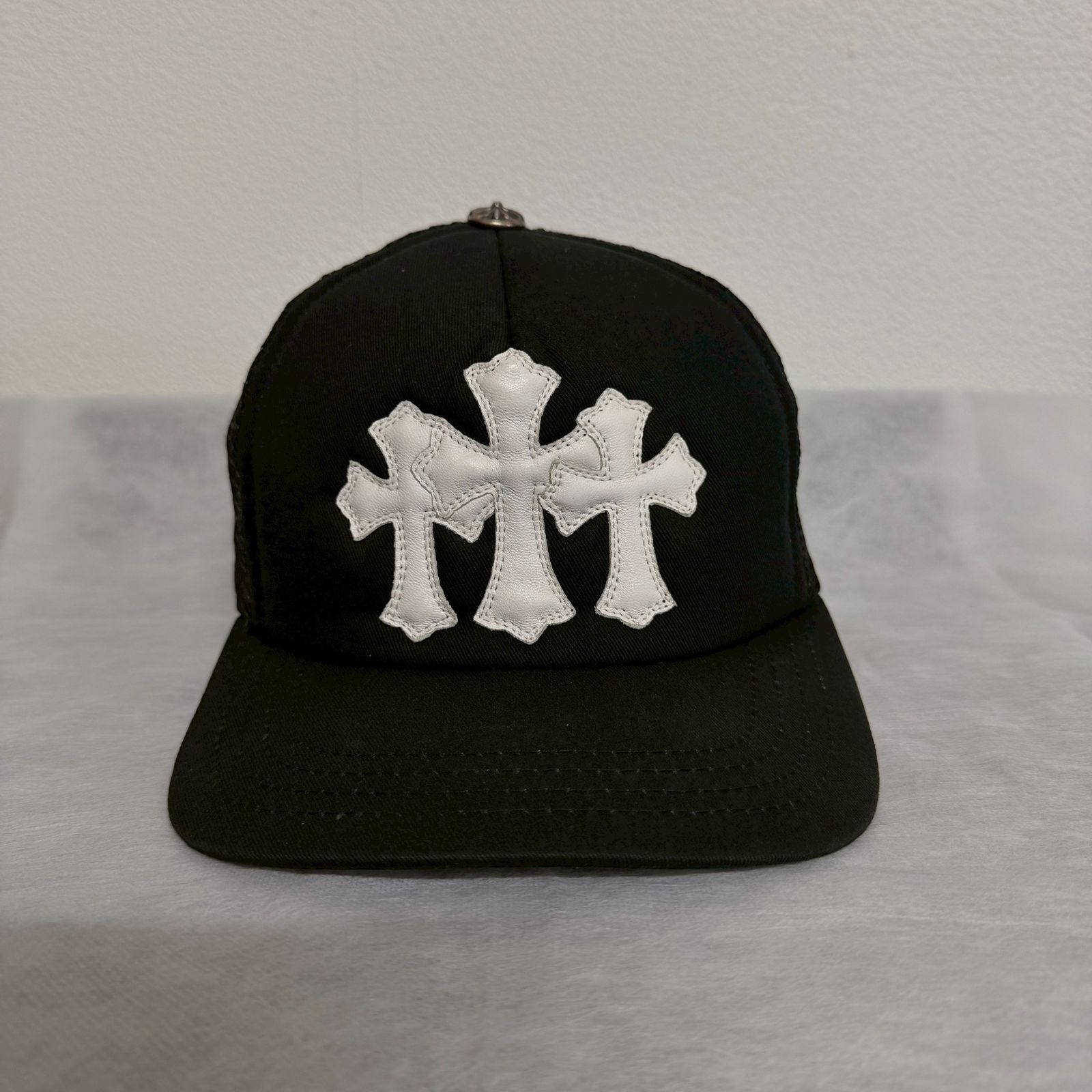 CHROME HEARTS Cemetery Cross クロムハーツ セメタリークロス パッチ トラッカー ハット 黒 ブラック メッシュ キャップ 帽子