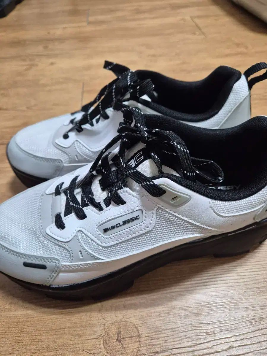 アキ Classic SKM Classic 白 スニーカー メンズ