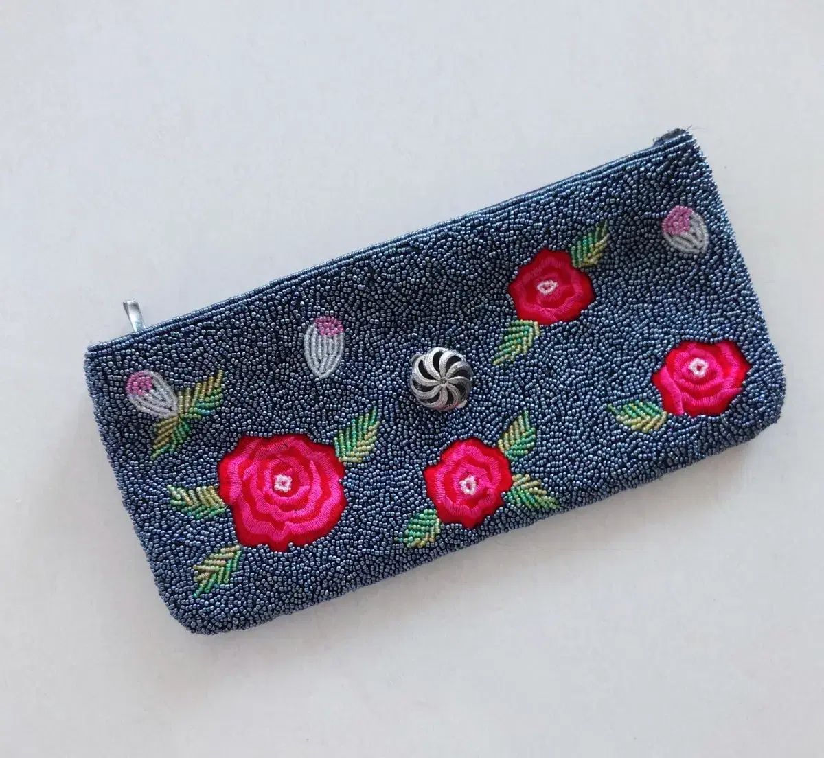 ブルー ビーズ シルク バラ ローズ 刺繍 クラッチバッグ