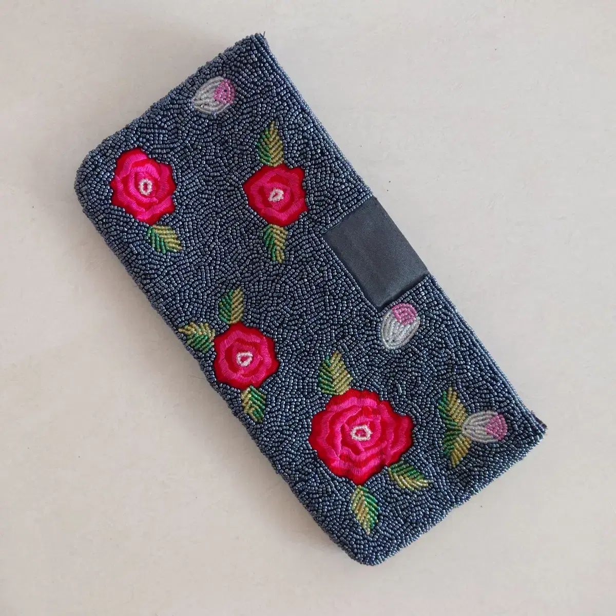 ブルー ビーズ シルク バラ ローズ 刺繍 クラッチバッグ