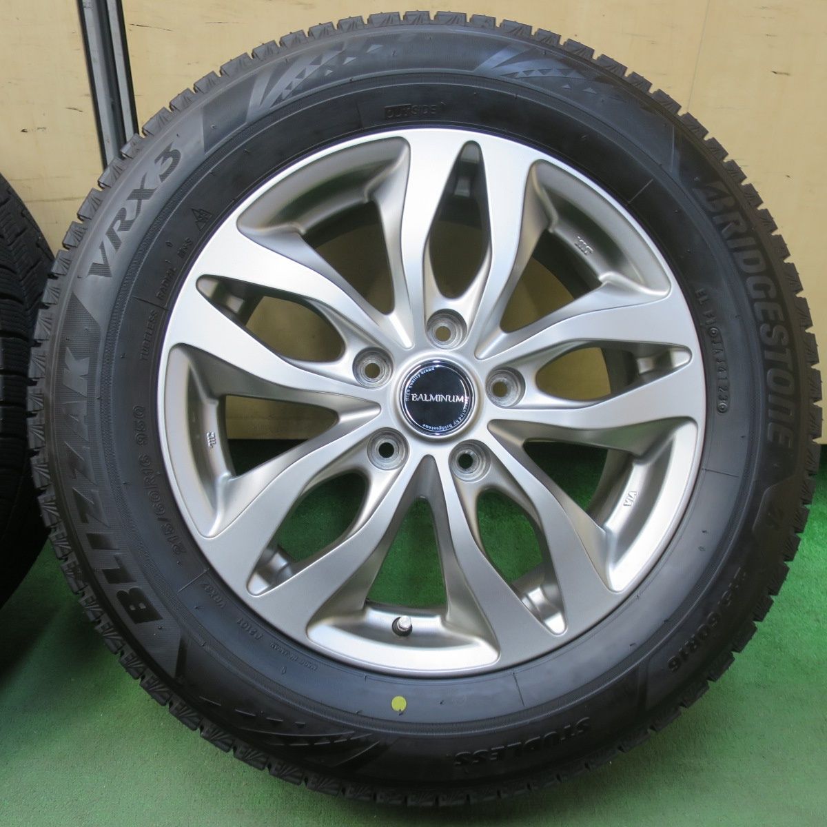215/60R16 ブリヂストンVRX3 バリ溝 美品 2023年製 2本① BRIDGESTONE BLIZZAK VRX3 215/60R16 95Q | タイヤの通販 販売と交換