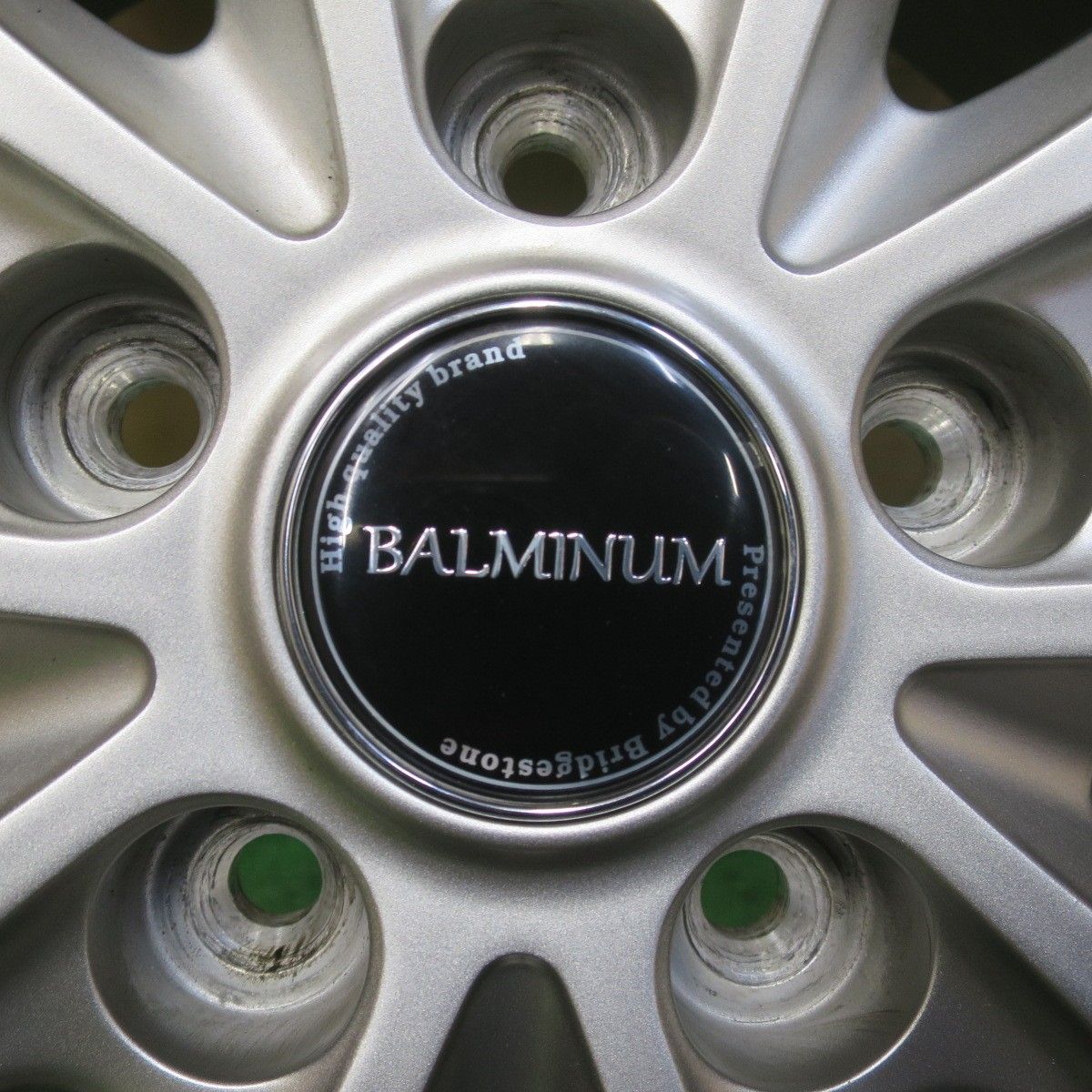 バルミナ 16インチ