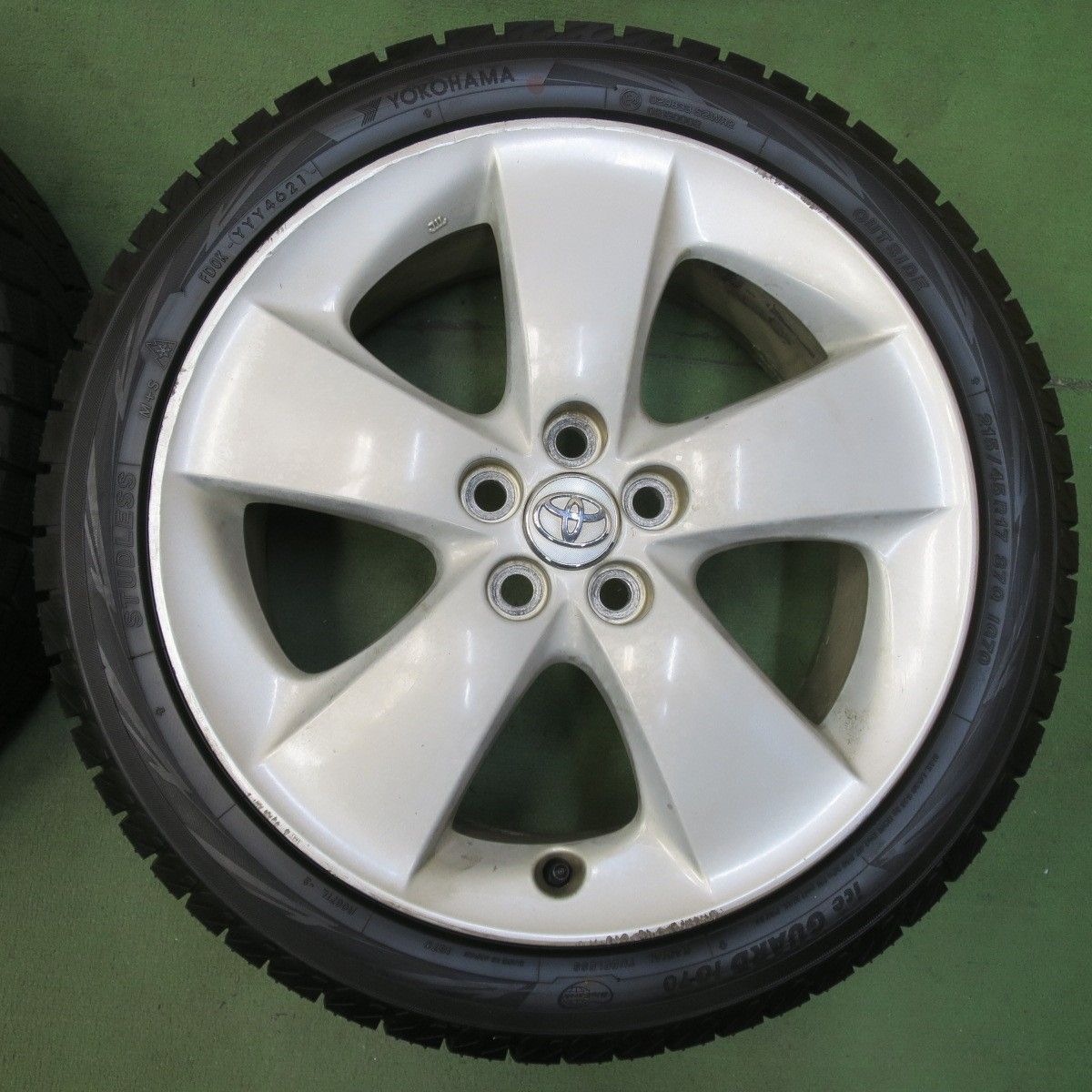 2024製バリ溝　プリウス　純正 17インチ　ヨコハマ215/45R17 超バリ溝！21年！ほぼ10分☆トヨタ 30系 プリウス S ツーリング 純正