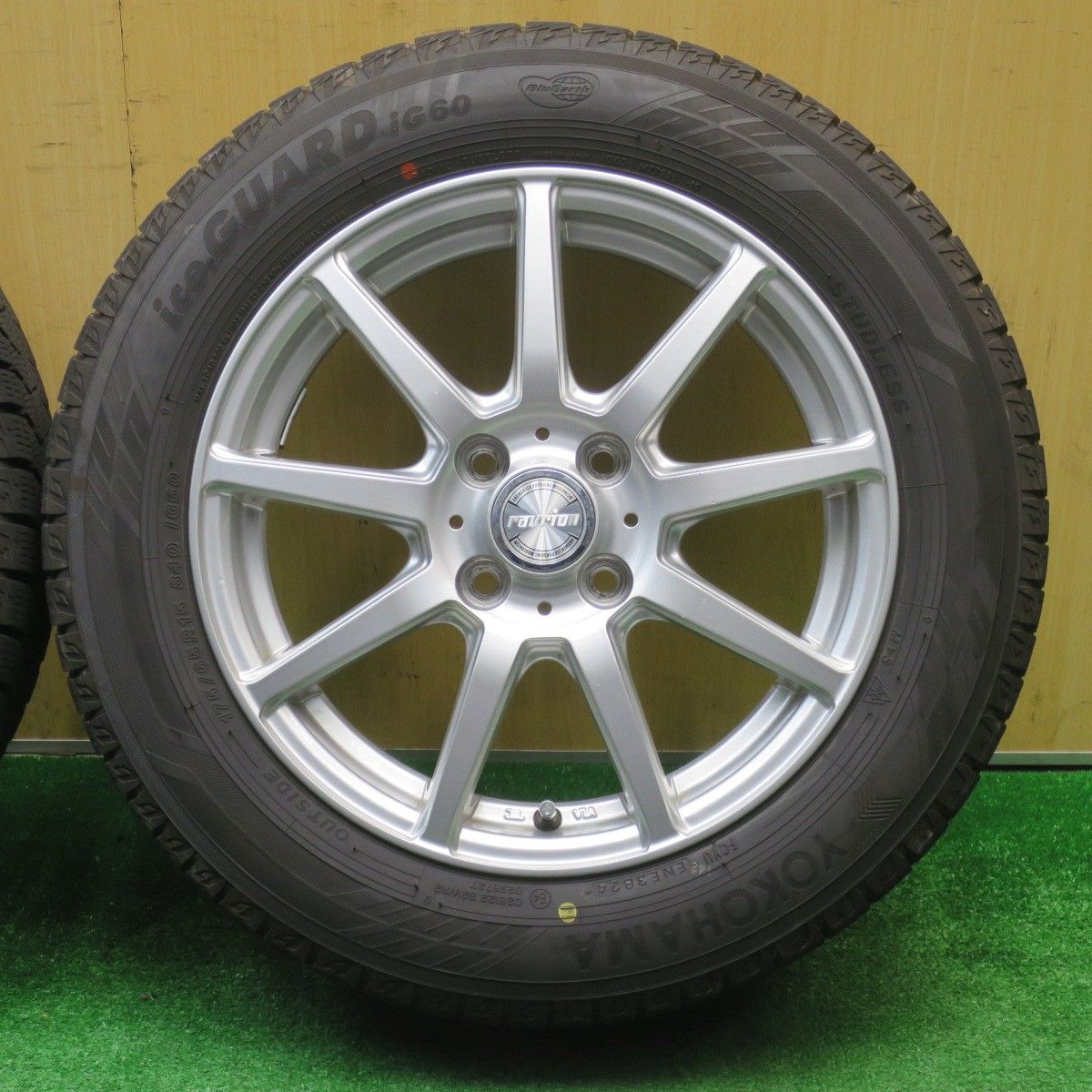バリ溝！24年！ほぼ10分☆スタッドレス 175/65R15 ヨコハマ アイス