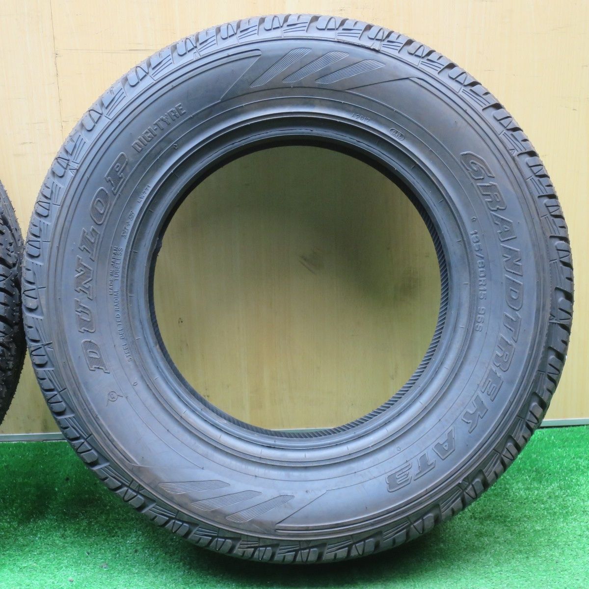  21年 195 80 R 15 ダンロップ グラントレック AT 3 タイヤ 15インチ ハイエース キャラバン 等 スタ 15インチ サマータイヤ ノーマルタイヤ