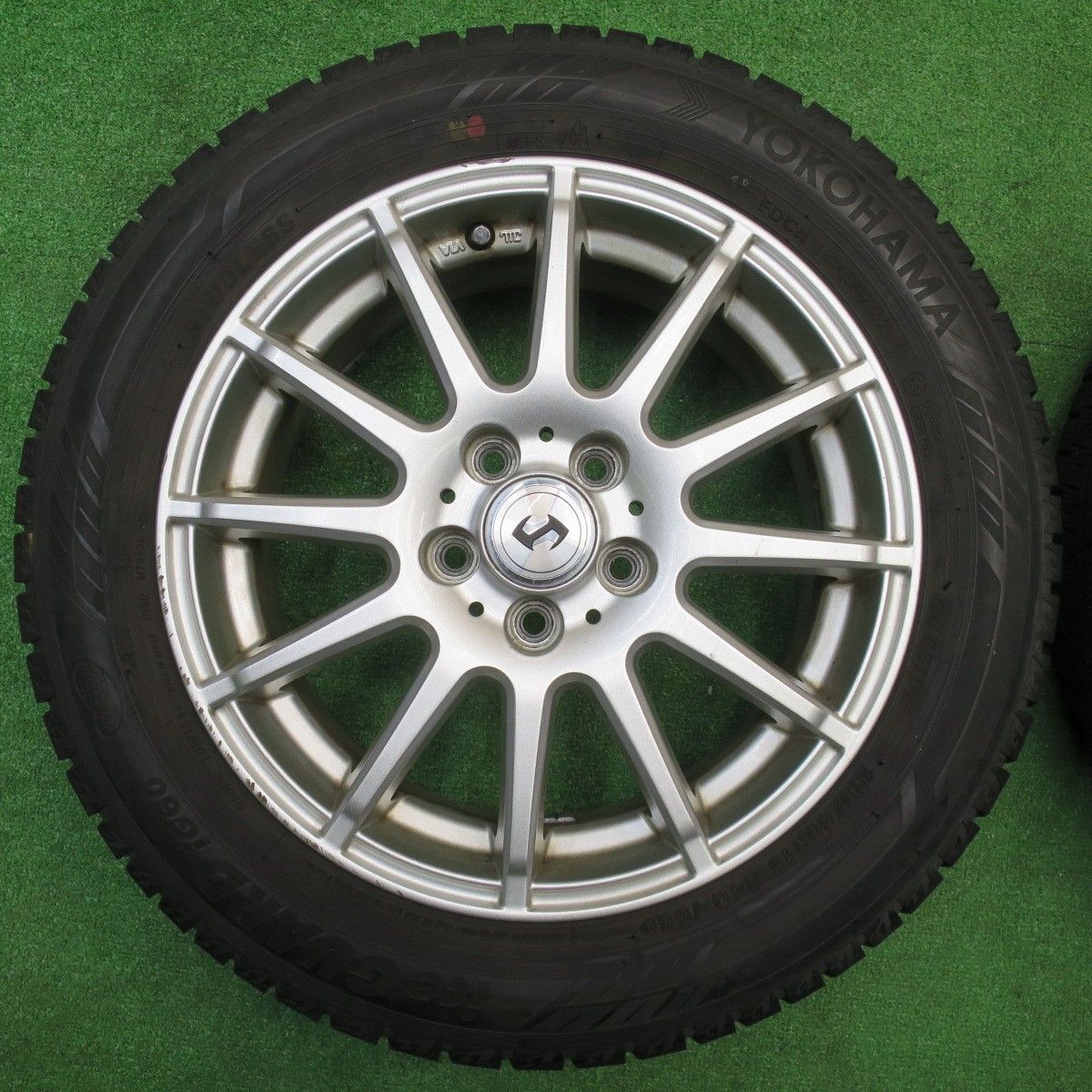 バリ溝！22年！9.5分☆シエンタ 等 185/60R15 スタッドレス ヨコハマ