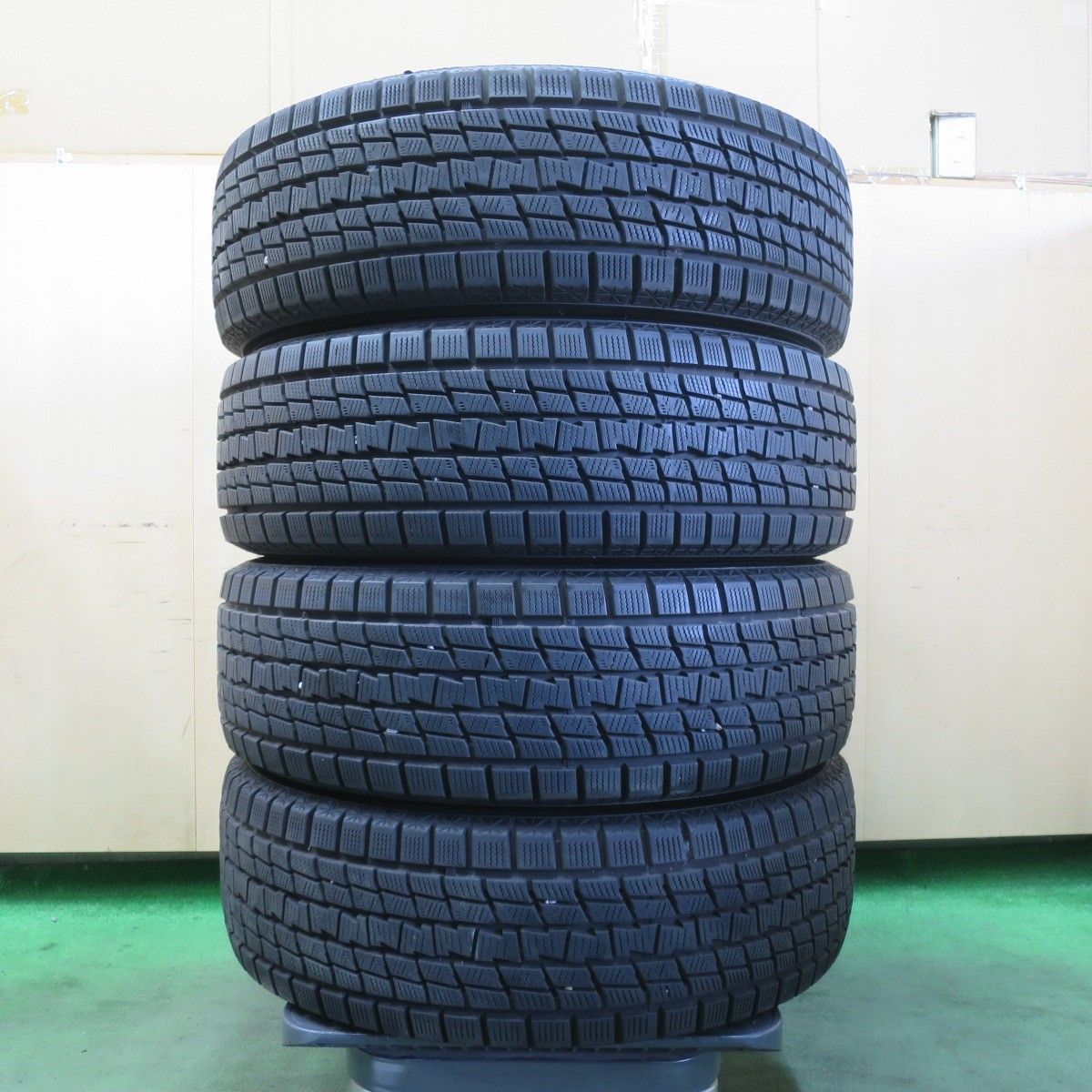 バリ溝！9.5分以上☆スタッドレス 225/65R17 グッドイヤー アイスナビ