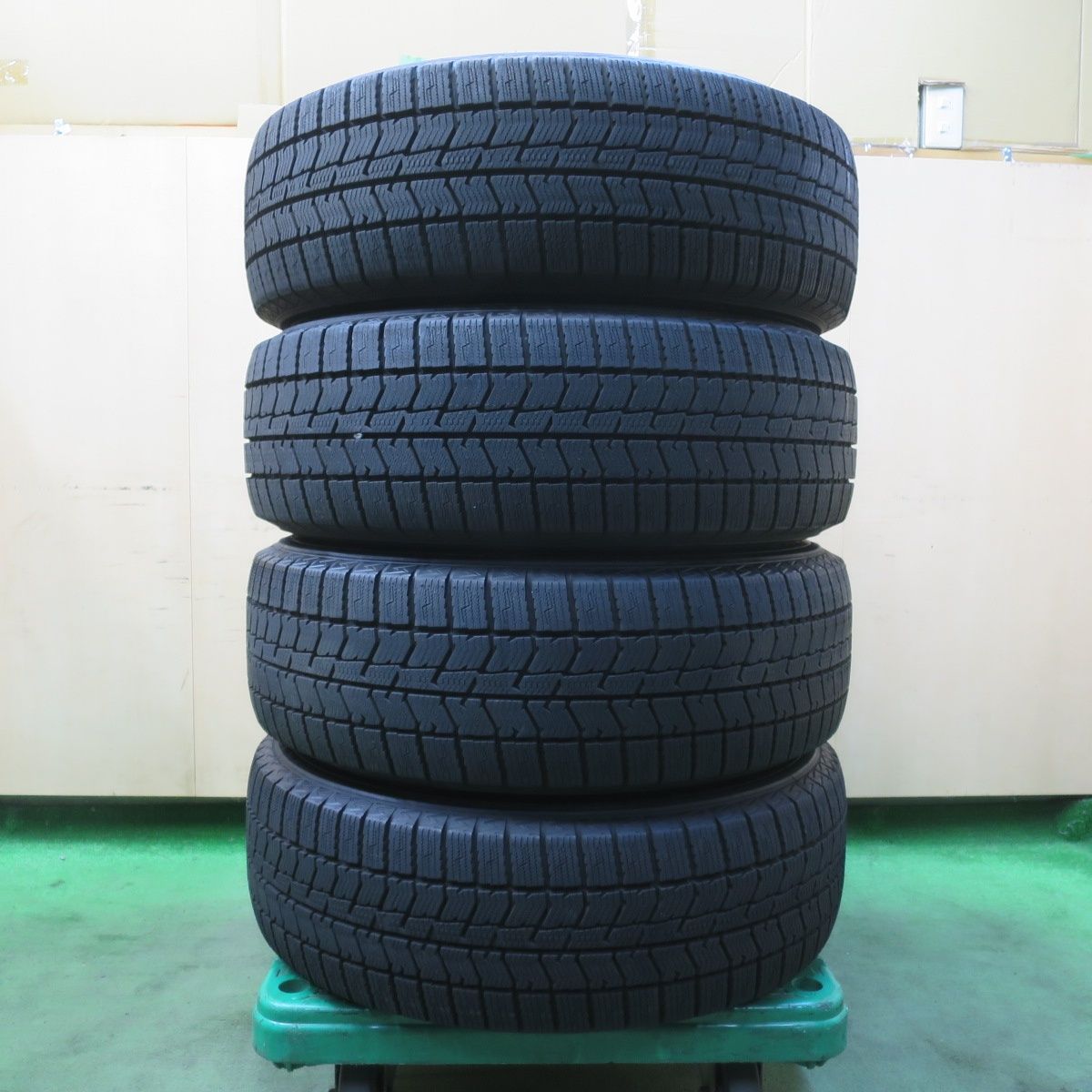 バリ溝！24年！ほぼ10分☆スタッドレス 215/65R16 トーヨー オブザーブ