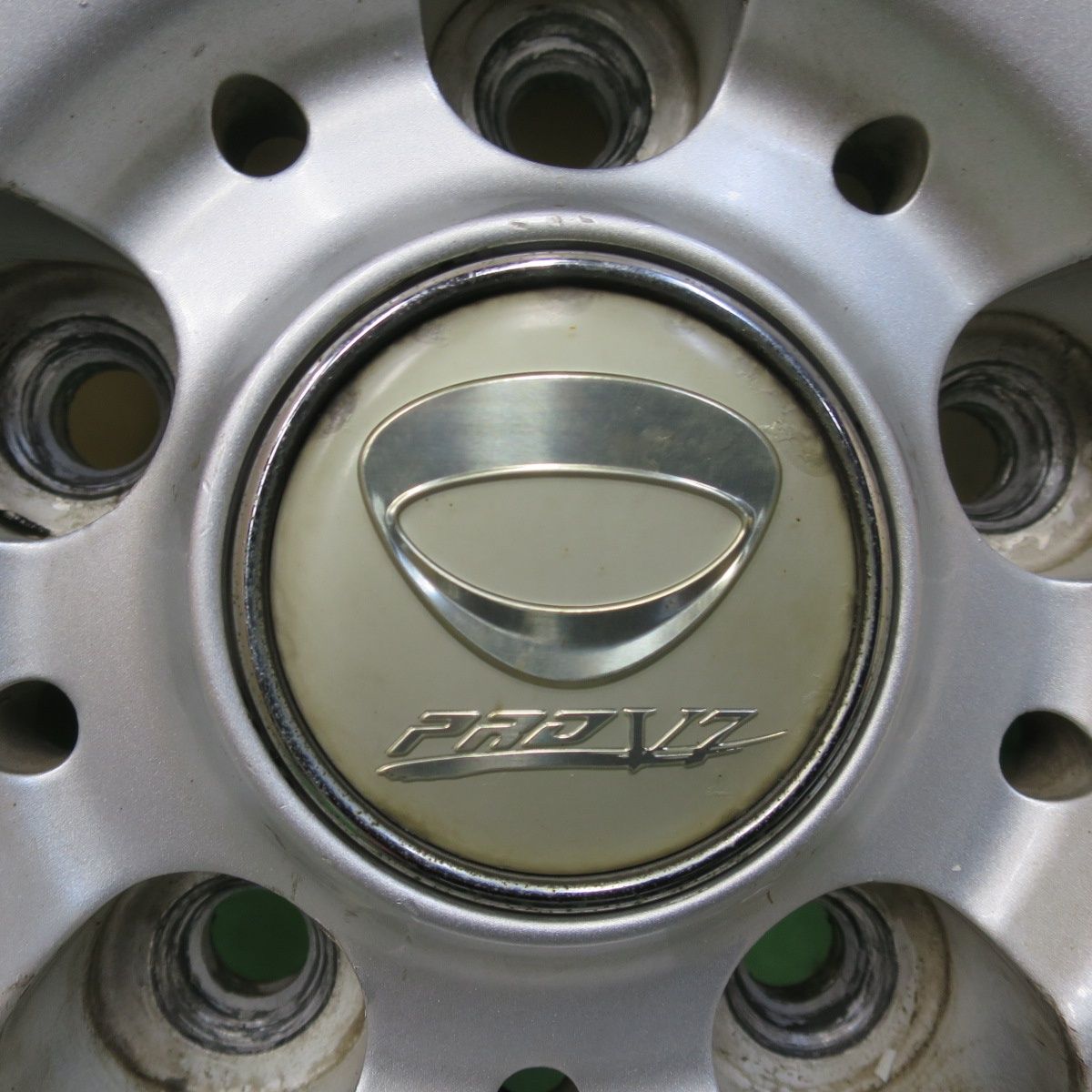 バリ溝！24年！ほぼ10分☆スタッドレス 215/65R16 トーヨー オブザーブ