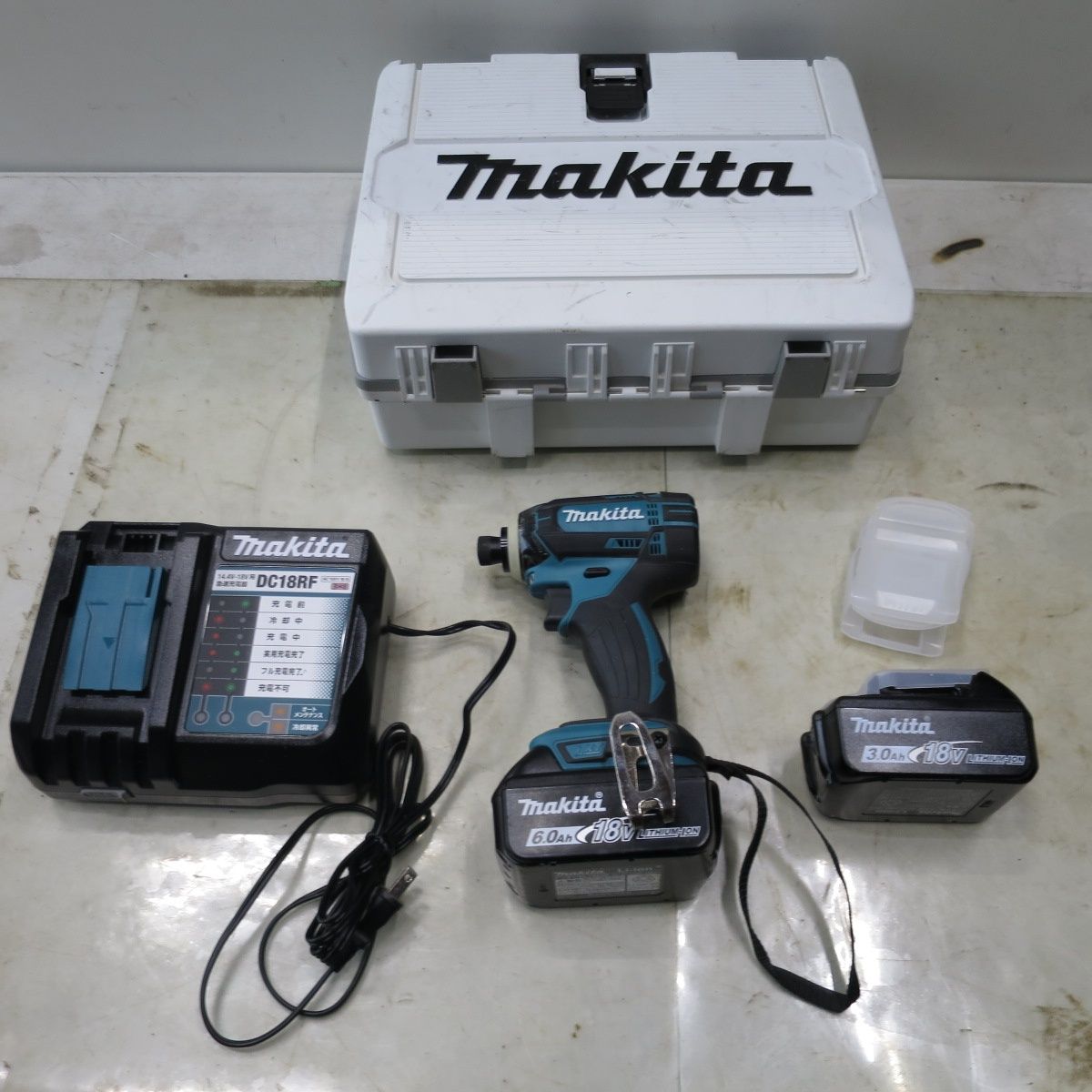 バッテリー2個付き マキタ 充電式 インパクト ドライバ TD149D 充電器 電動 工具 18V makita