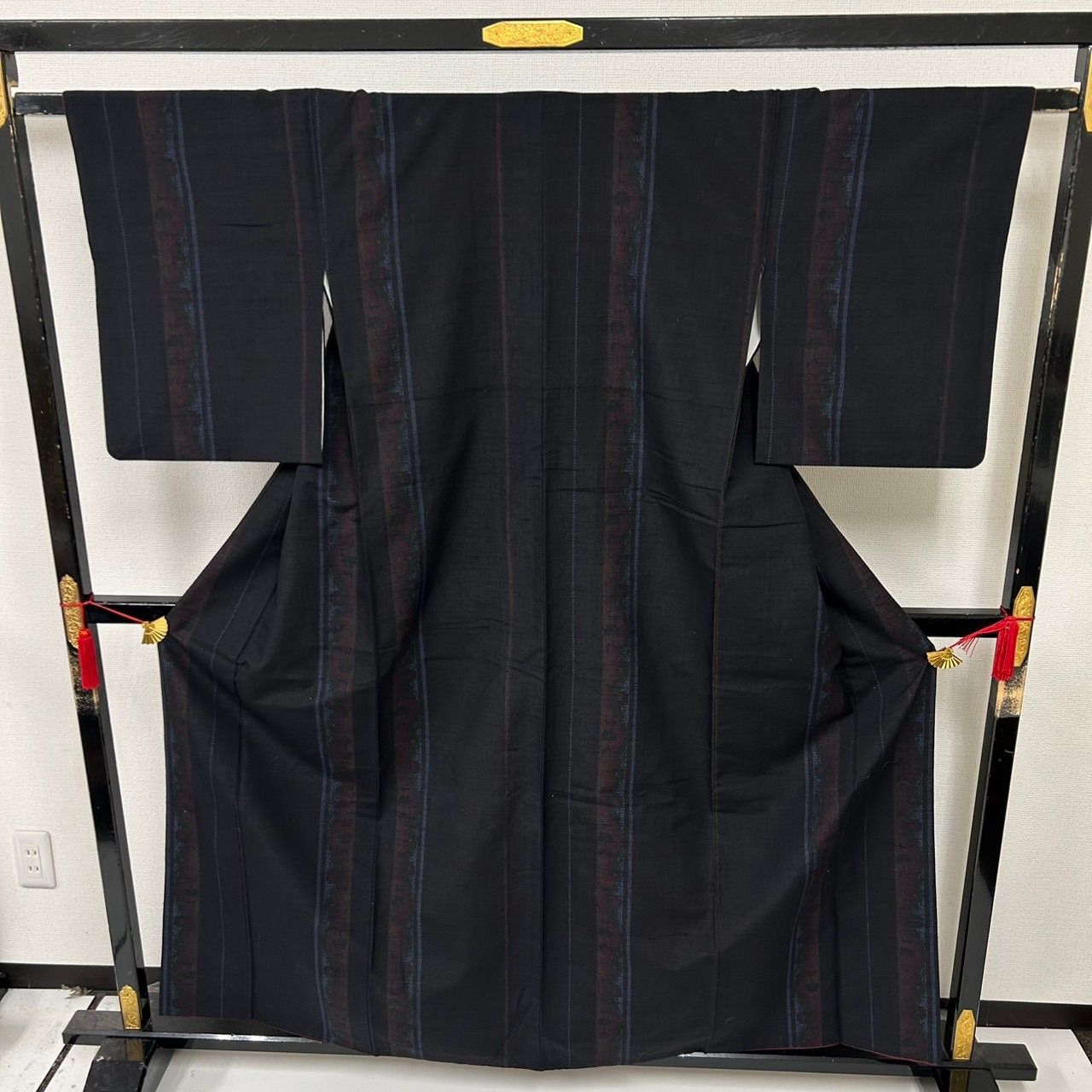 本場結城紬 石下 縞に素敵な絣柄 真綿 正絹 着物 MK-1136 - メルカリ