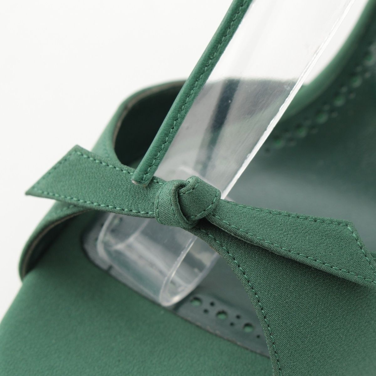 オープントゥ リボン