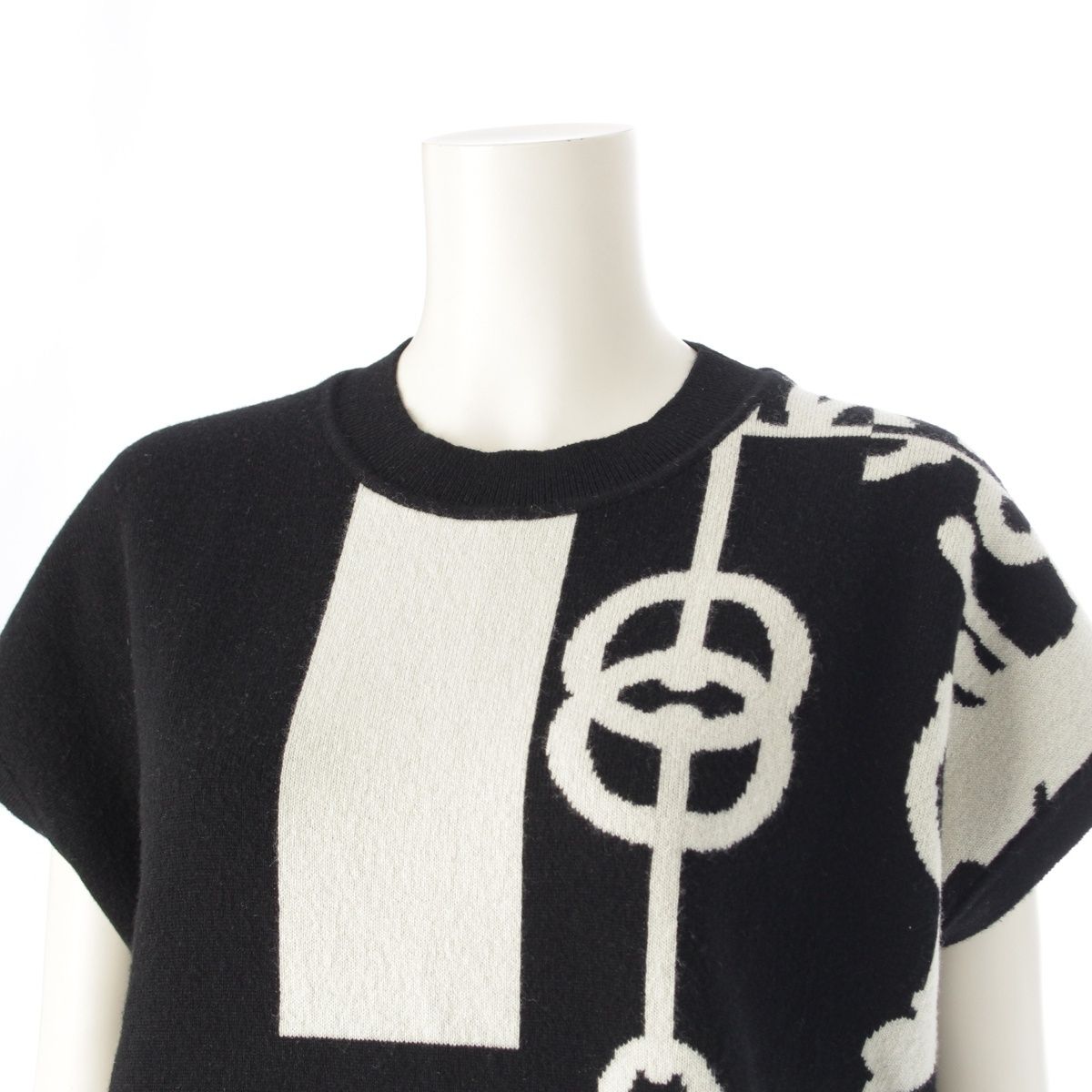 HERMÈS カシミヤ ノースリーブ トップス 34 HERMÈS カシミヤ ノースリーブ トップス 34 HERMÈS カシミヤ