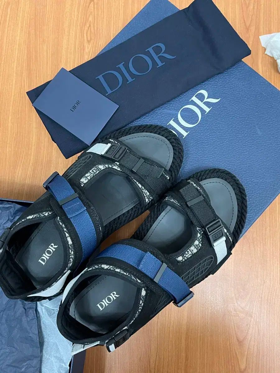 ディオール オブリーク アトラス サンダル