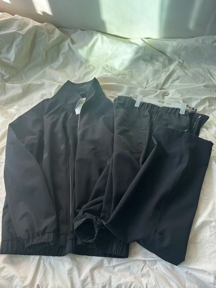 ANOTHER OFFICE フルイドフロー セットアップ 2サイズ ブラック