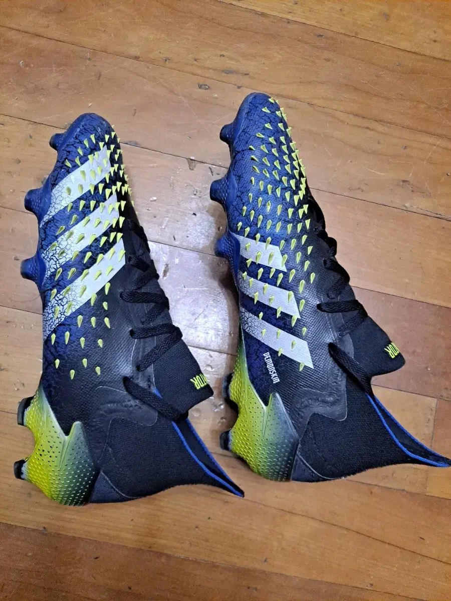 アディダス プレデター プリック 1 250