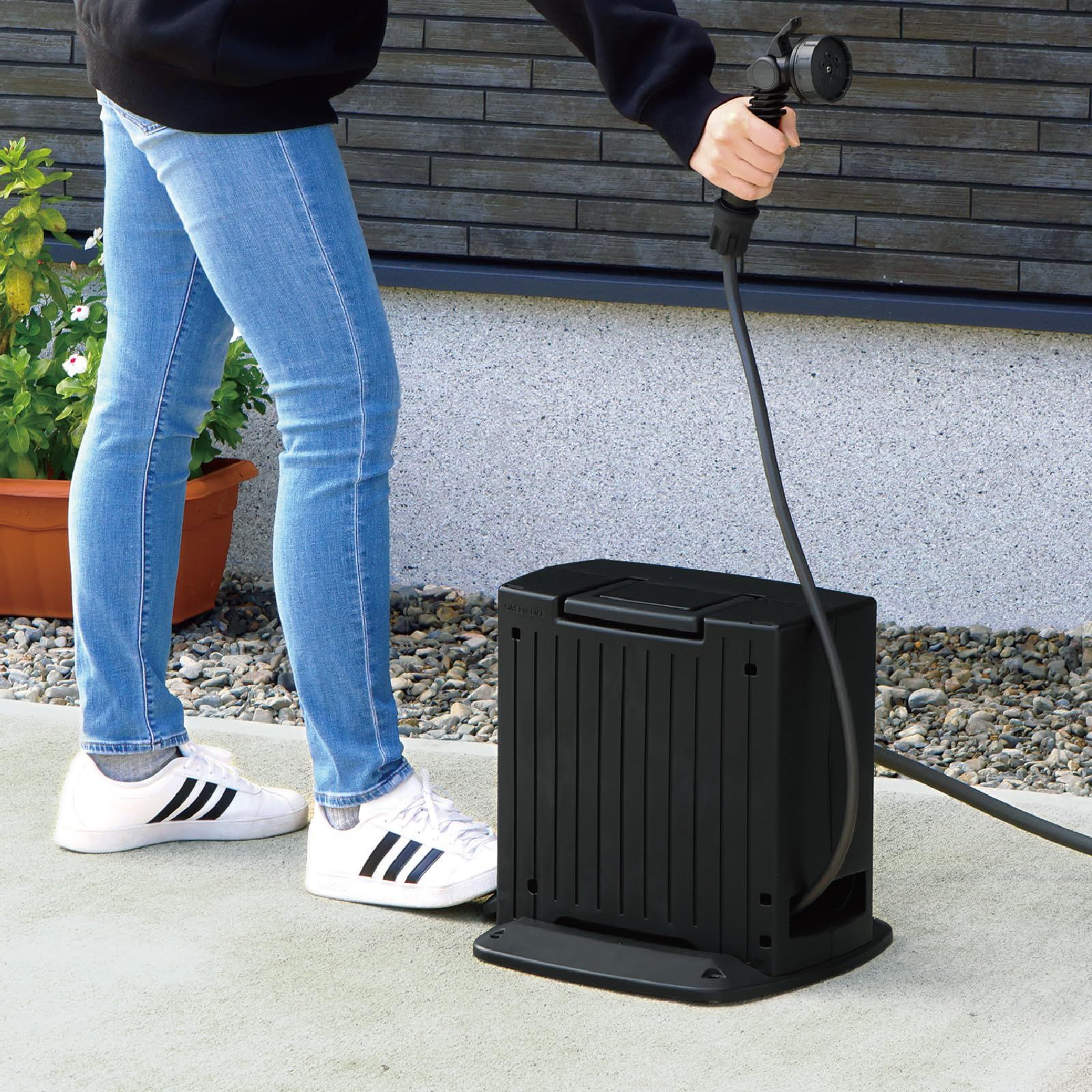 グリーンライフ ホース ホースリール 20m ペダルを踏めば自動巻き コンパクト収納 ブラック×, image size:1600x1600