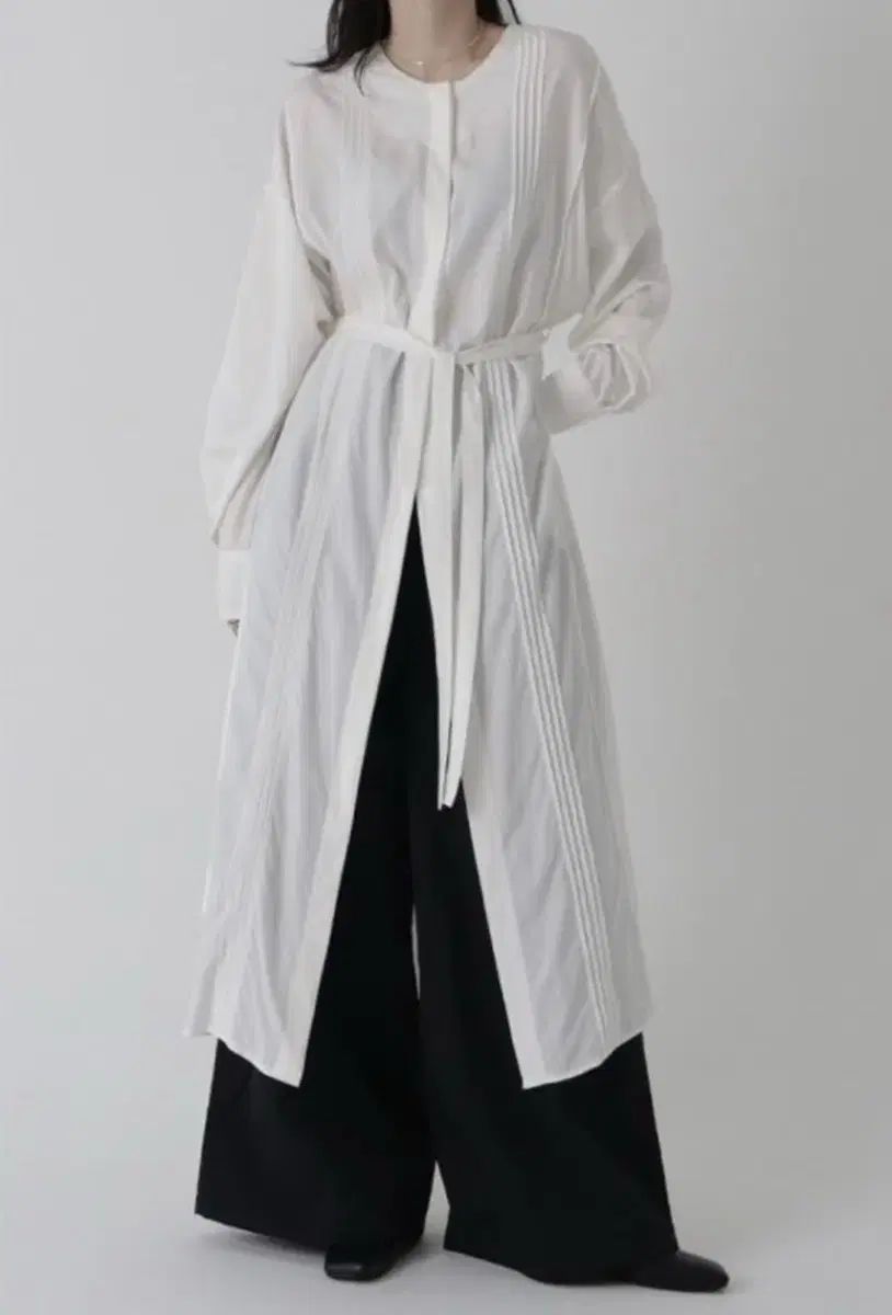 TREEMINGBIRD プリーツ ローブ ONE PIECE 白