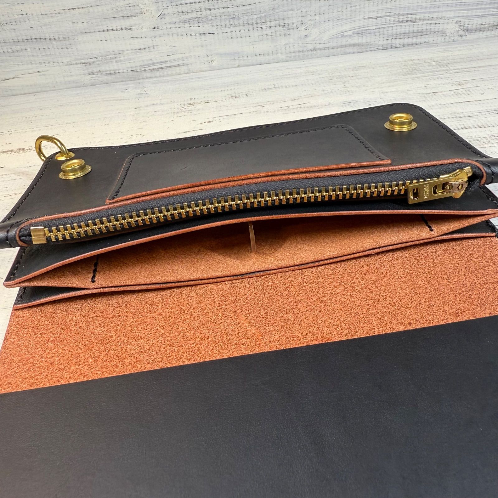 トラッカーウォレット ロング 3層】 ブラック 茶芯 ゴールド